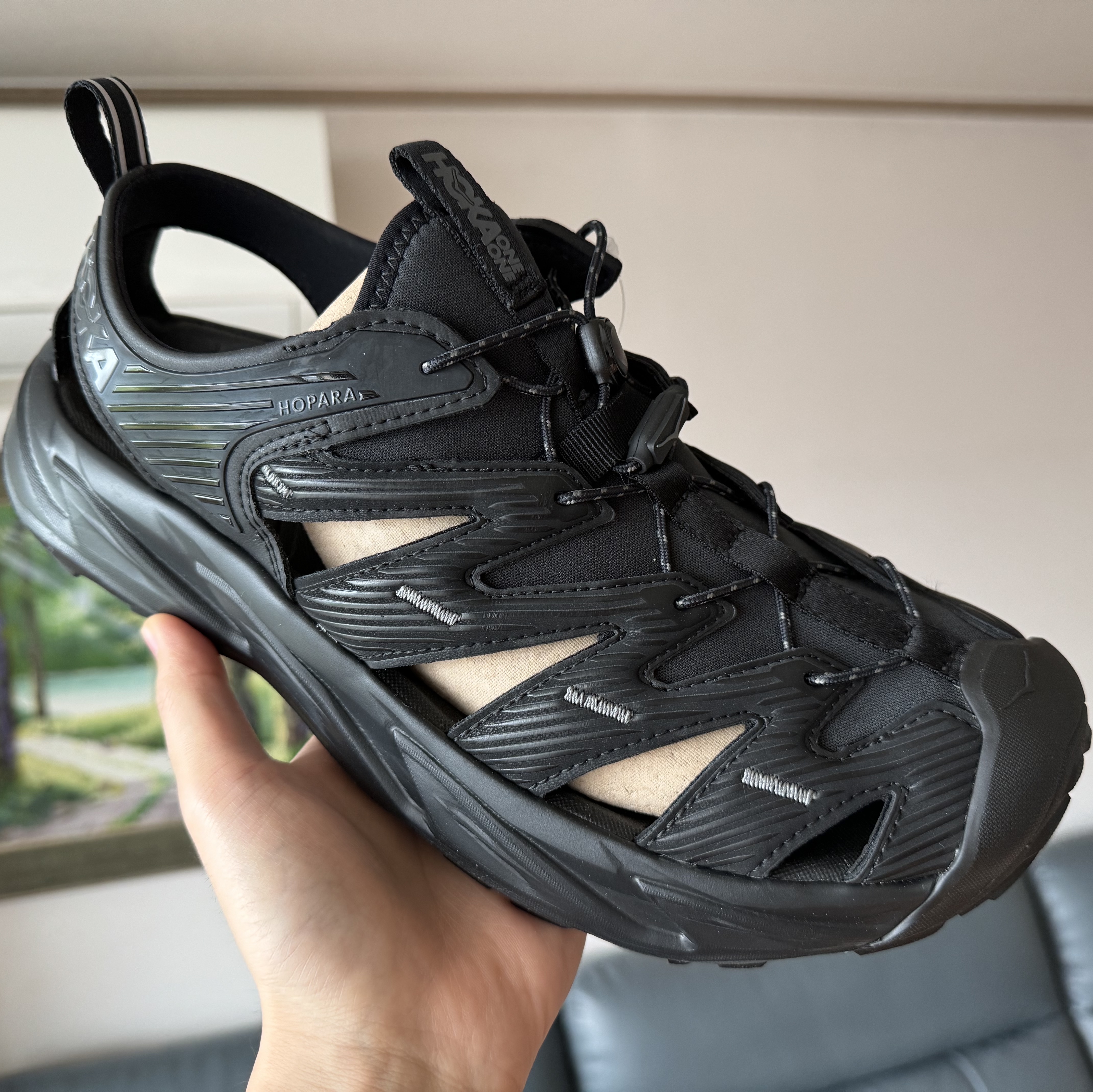 Hoka Hopara Black 착용 스타일
