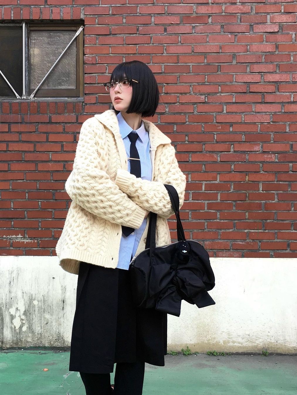 Saenginstudios Shetland Pure Wool Cardigan Cream, Saenginstudios Silky Stripe Shirt Blue 착용 스타일