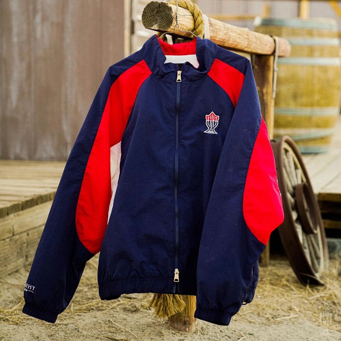 Jordan x Trophy Room Wooven Jacket Midnight Navy - US/EU 착용 스타일