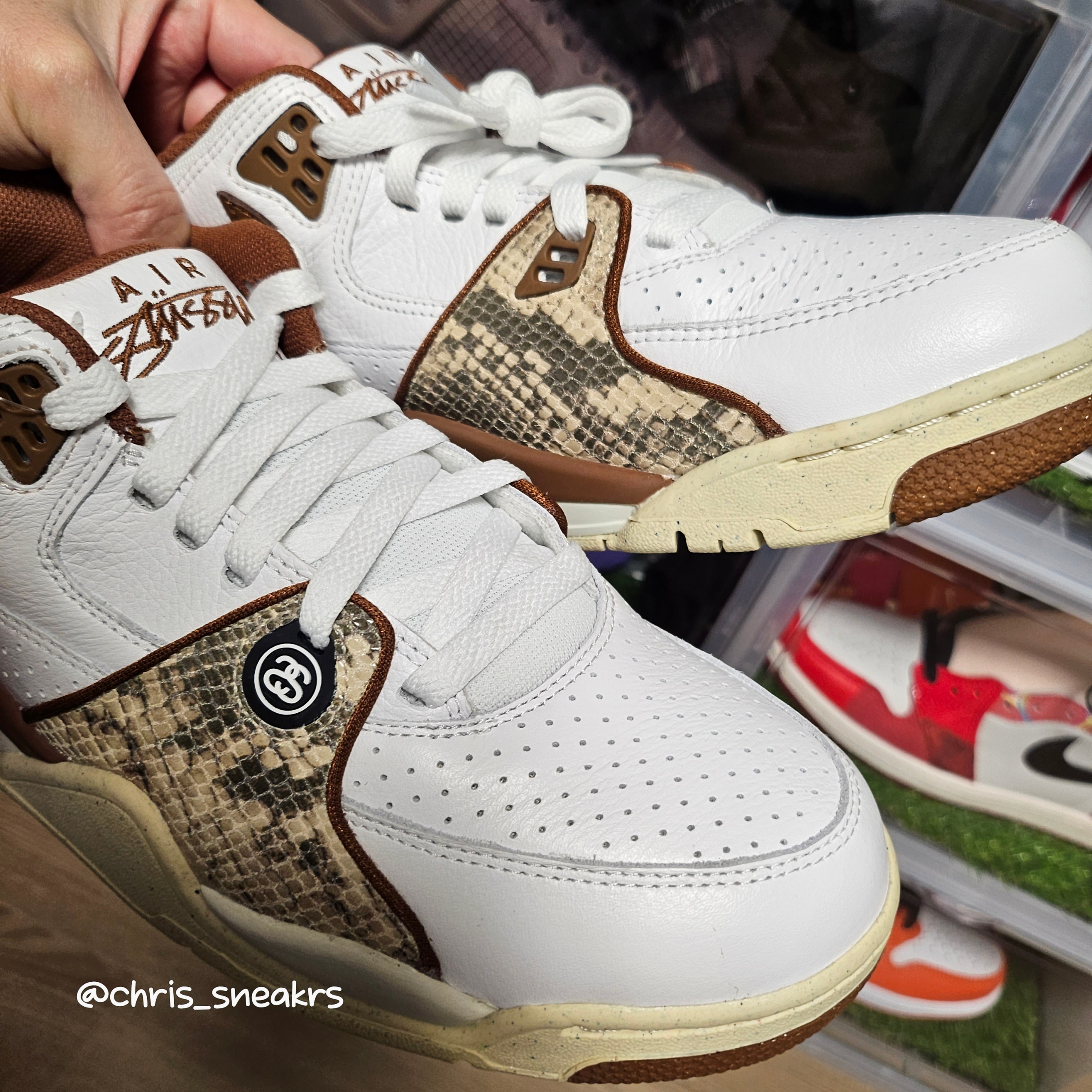 Nike x Stussy Air Flight 89 Low White and Pecan 착용 스타일 - 2