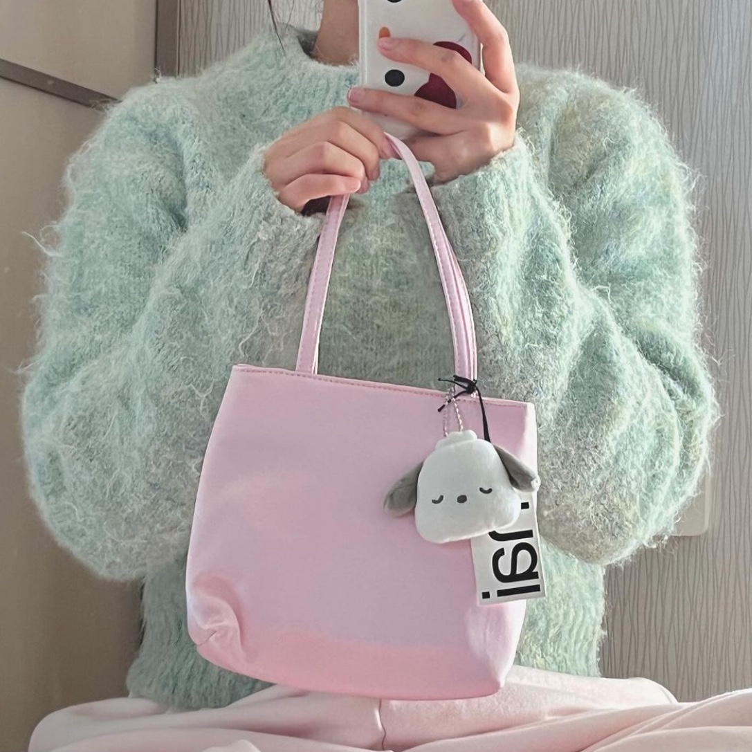 Hai Little Silk Bag Light Pink 착용 스타일