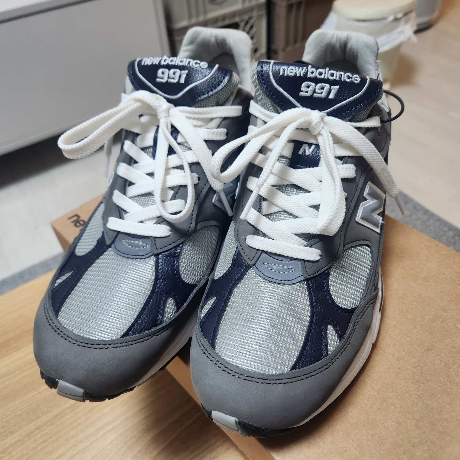 New Balance 991 Made in UK Castlerock Navy 착용 스타일