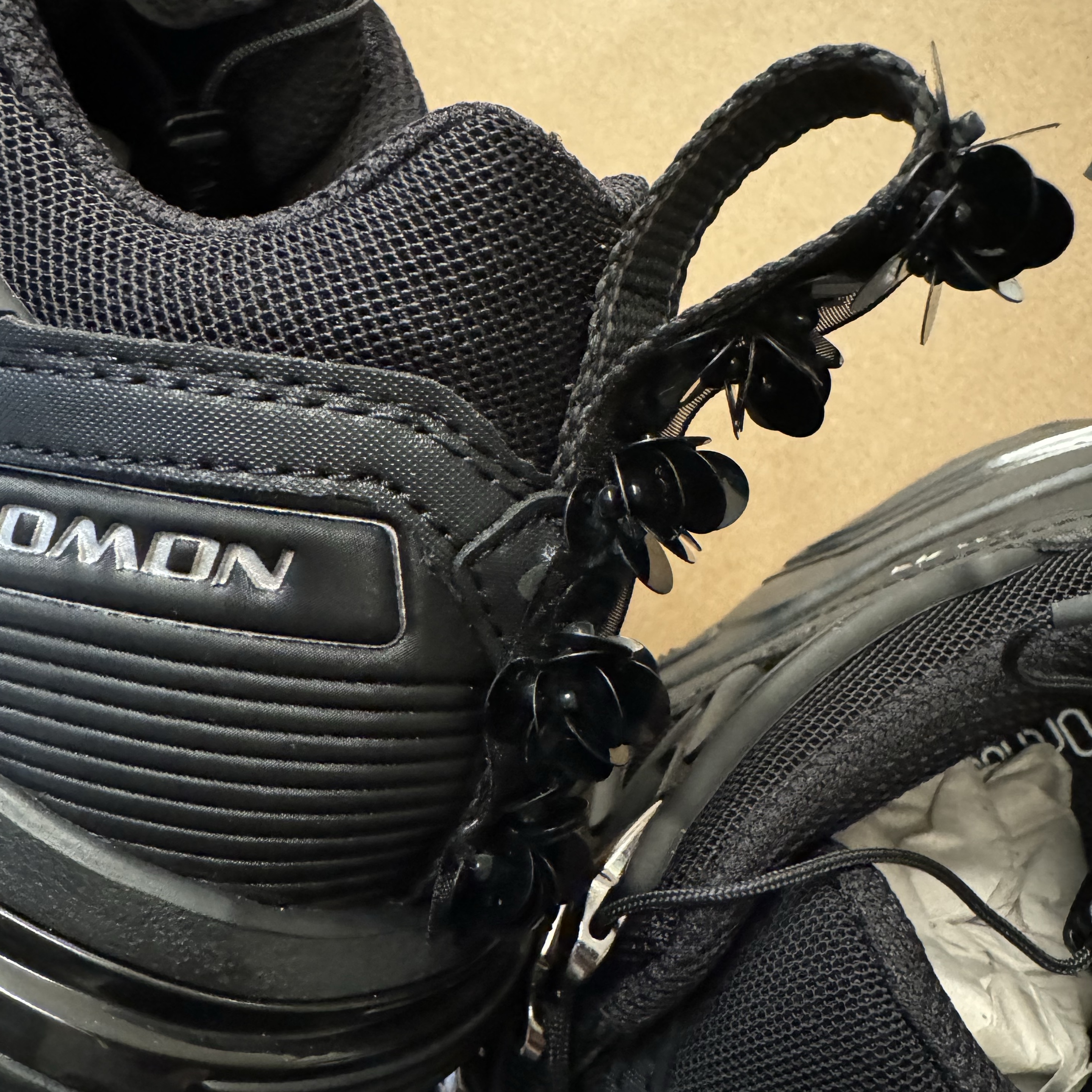 Salomon ACS + Black Silver 착용 스타일 - 4