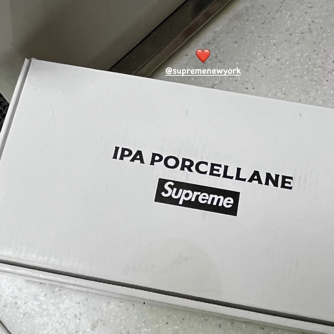 Supreme x IPA Porcellane Aosta Espresso Set Black (Set of 2) 착용 스타일 - 1