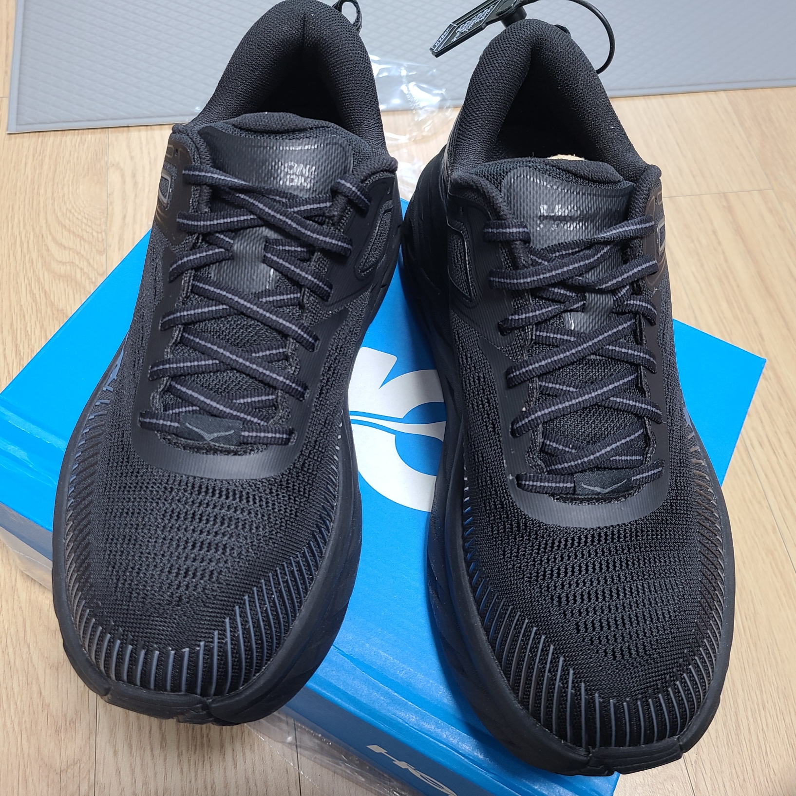 (W) Hoka Bondi 7 Black - Wide 착용 스타일 - 4