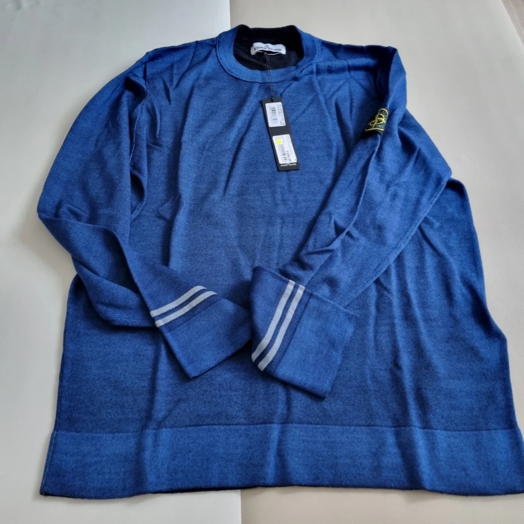 Stone Island 555A8 Fast Dye Airbrush Crewneck Knit Periwinkle - 20FW 착용 스타일
