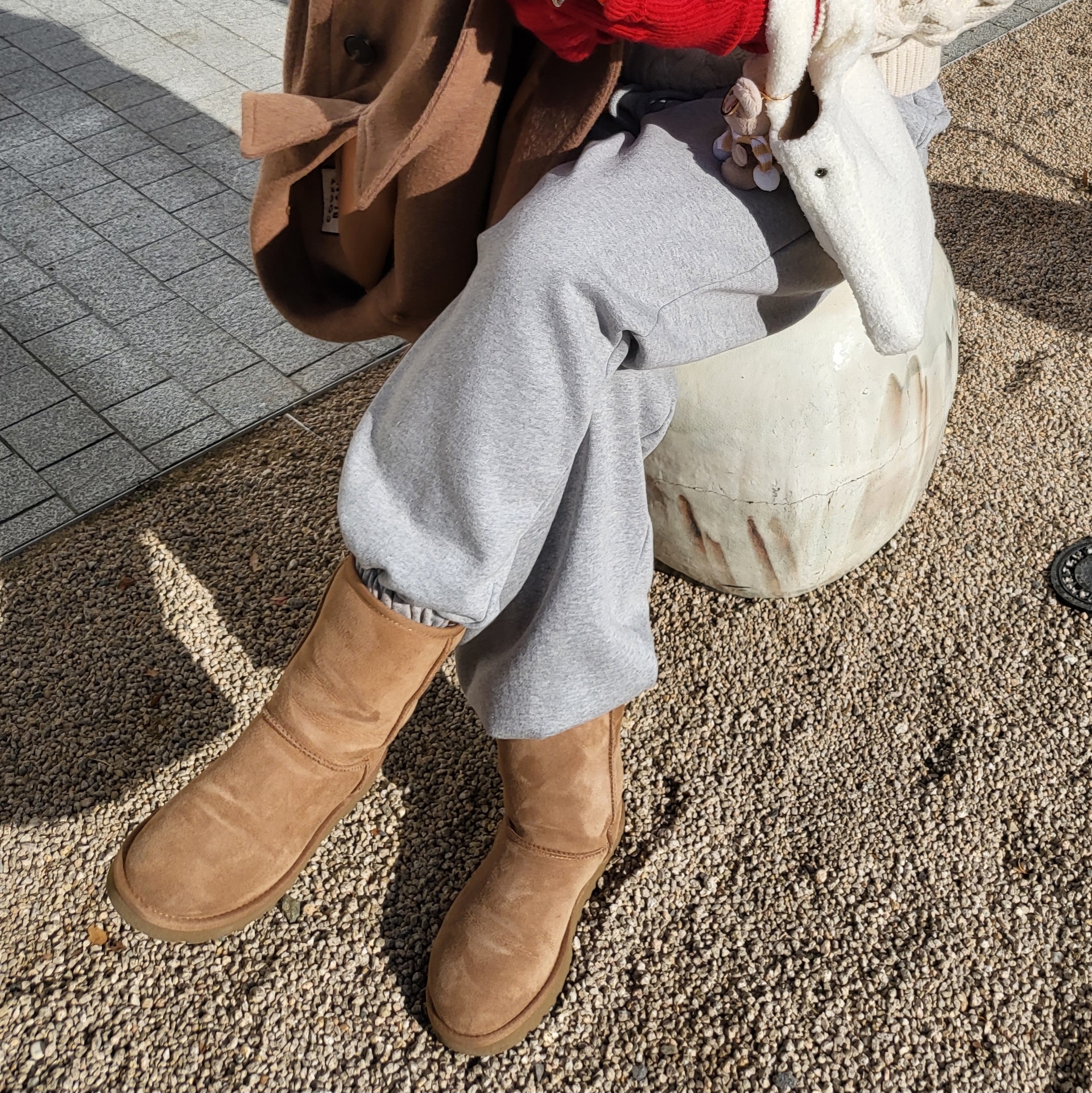 (W) UGG Classic Short II Boots Chestnut 착용 스타일 - 2