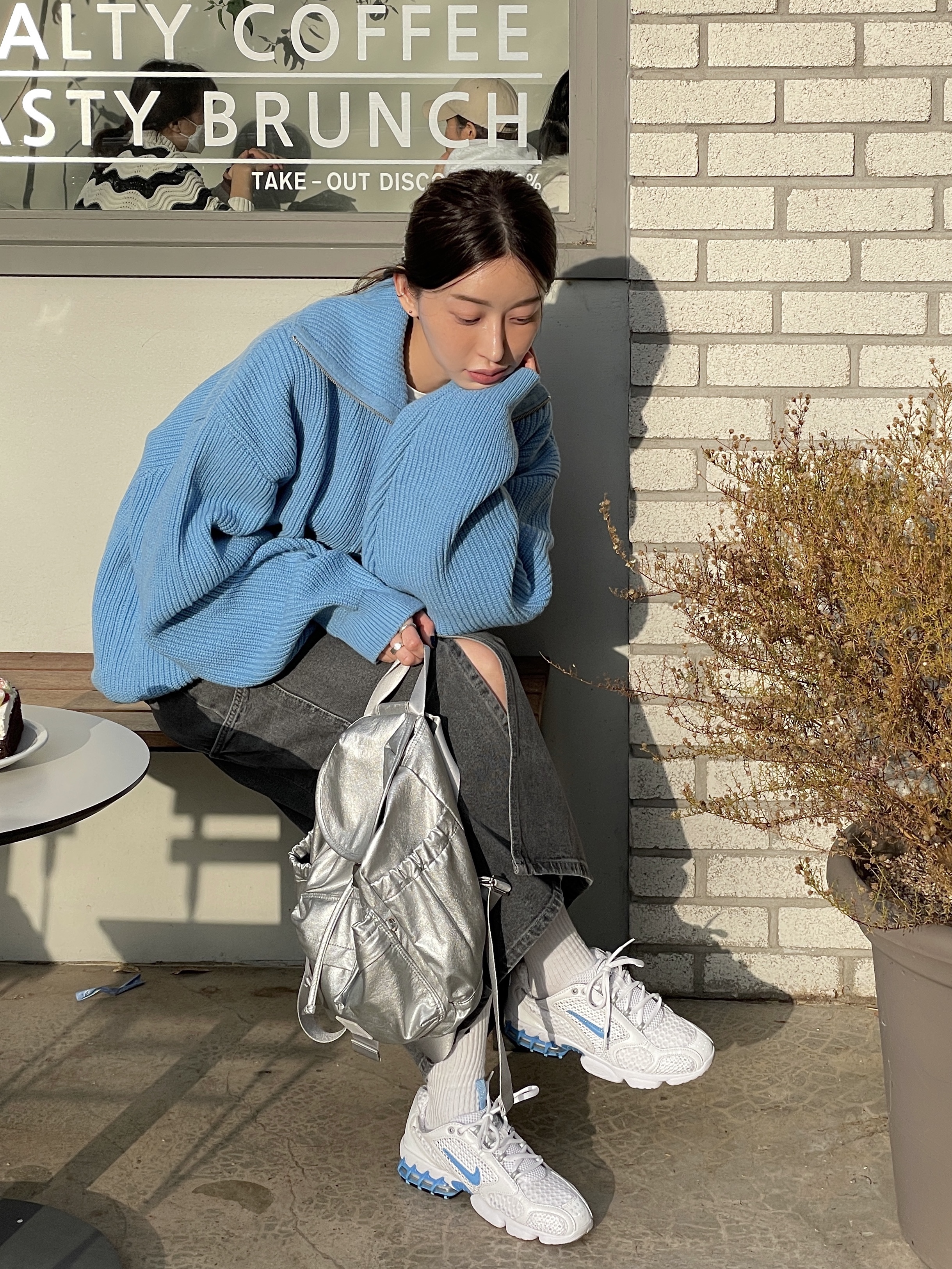 (W) Nike Air Zoom Spiridon Cage 2 White University Blue 착용 스타일 - 1