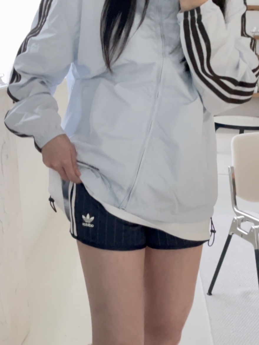 (W) Adidas x Sporty & Rich Shorts Legend Ink - US Sizing, Adidas x Wales Bonner Statement Nylon Track Top Blue Tint - US Sizing 착용 스타일 - 1