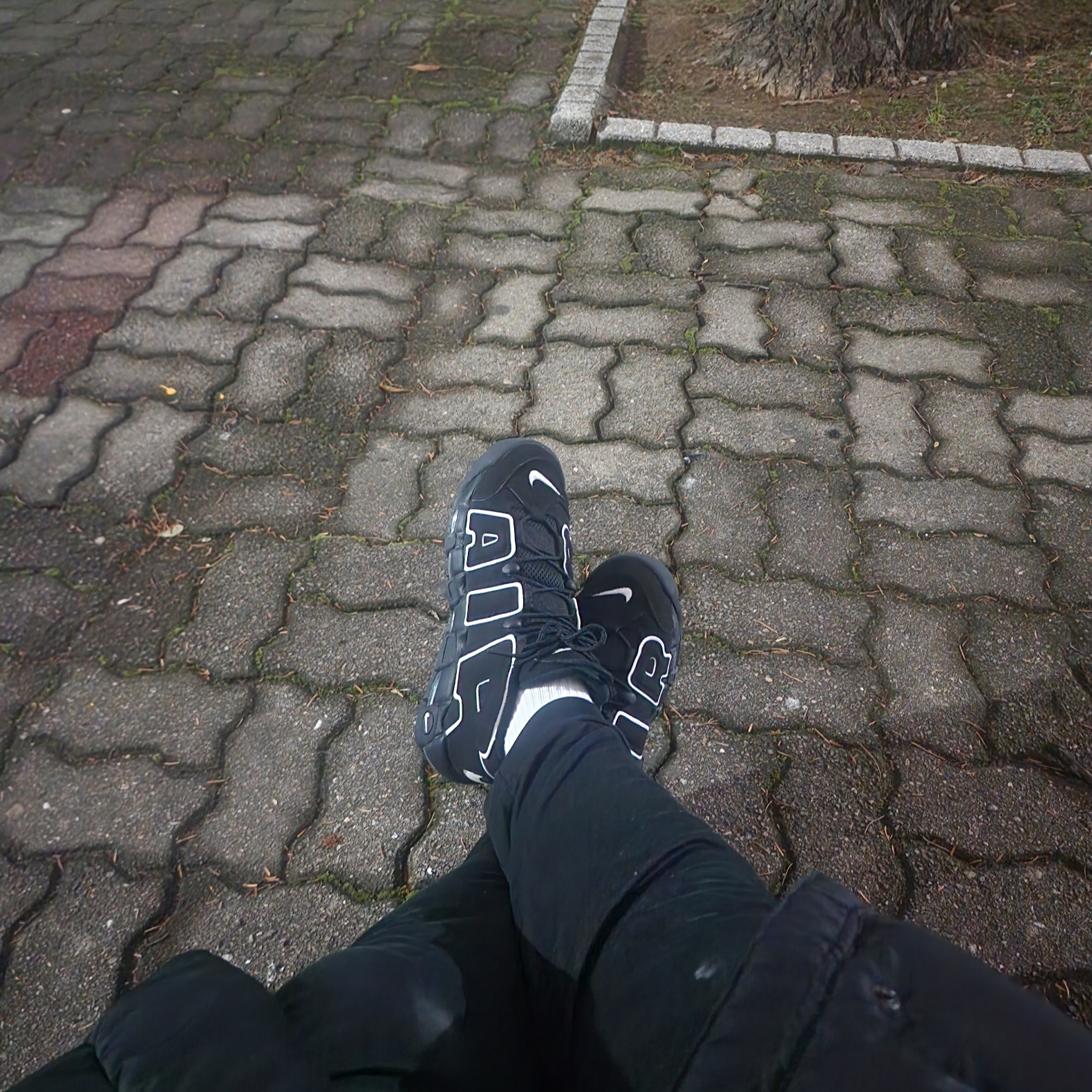 Nike Air More Uptempo Black White 2020 착용 스타일