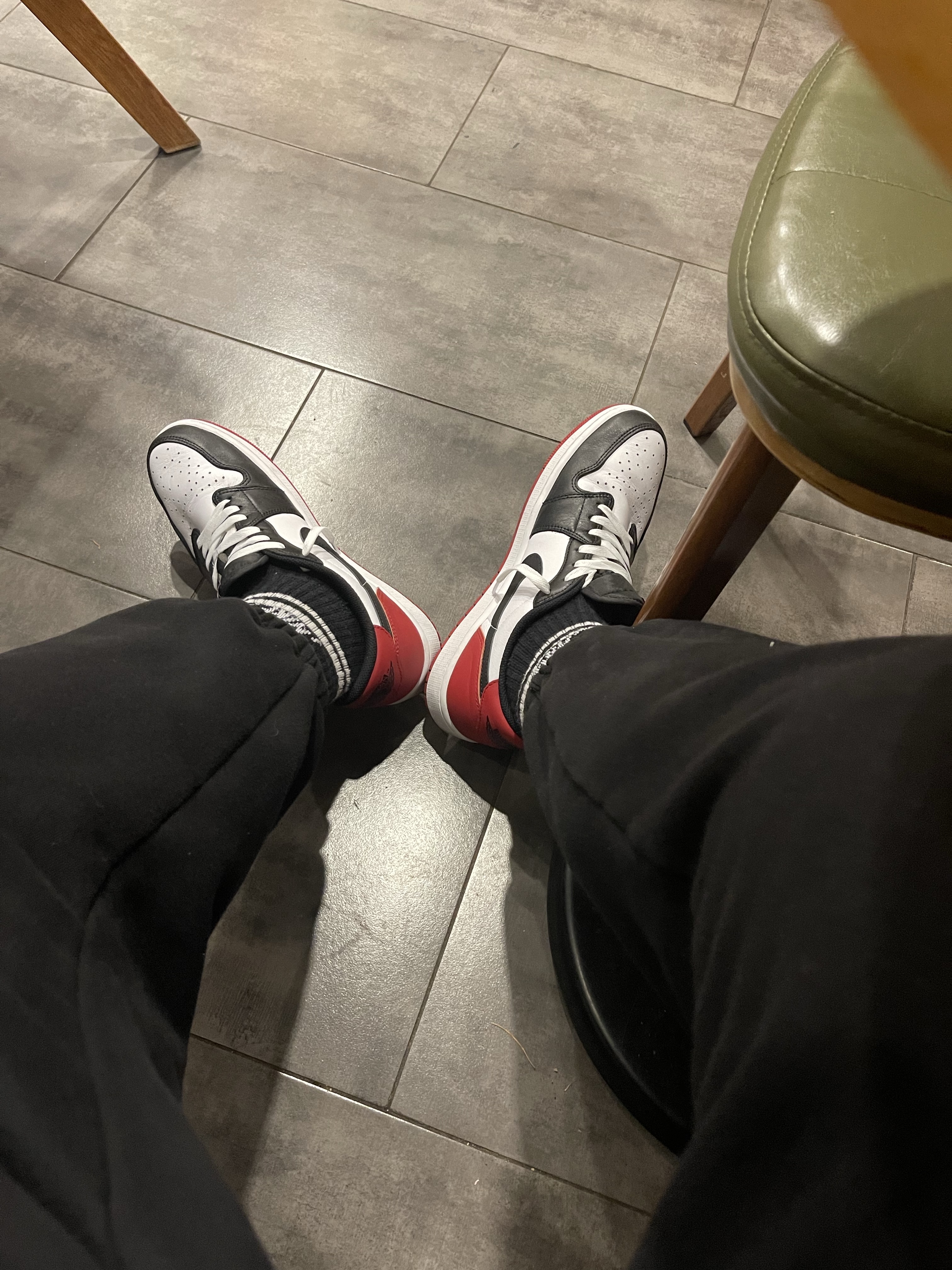 Jordan 1 Retro Low OG Black Toe 착용 스타일