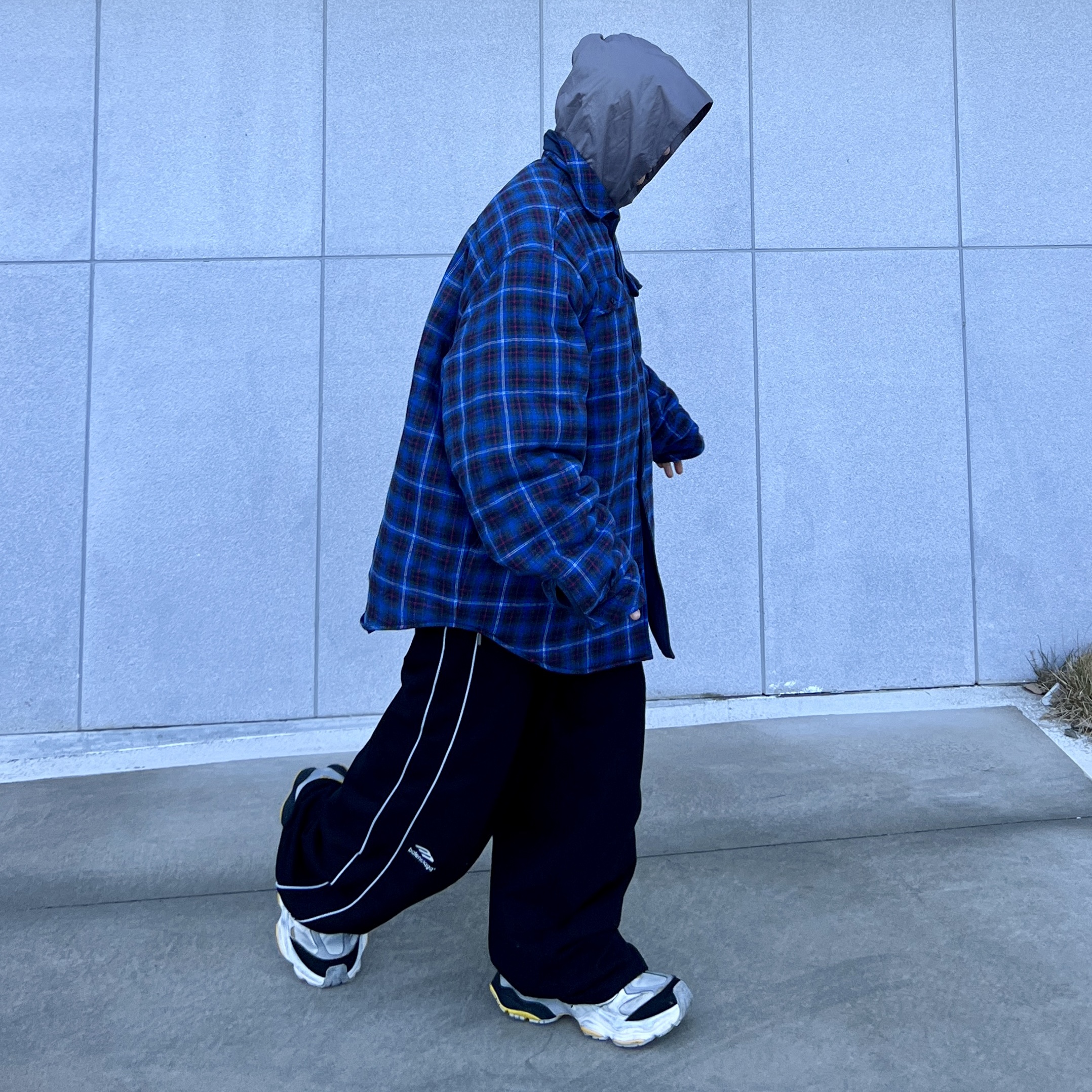 Project G/R Reversible Padded Check Shirt Navy, Balenciaga Cargo Sneakers Grey Black Yellow 착용 스타일 - 3