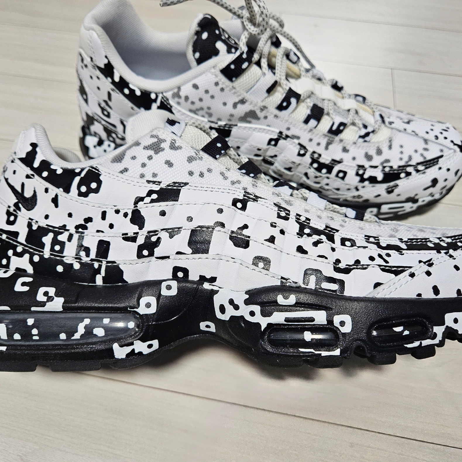 Nike x Cav Empt Air Max 95 White 착용 스타일 - 2