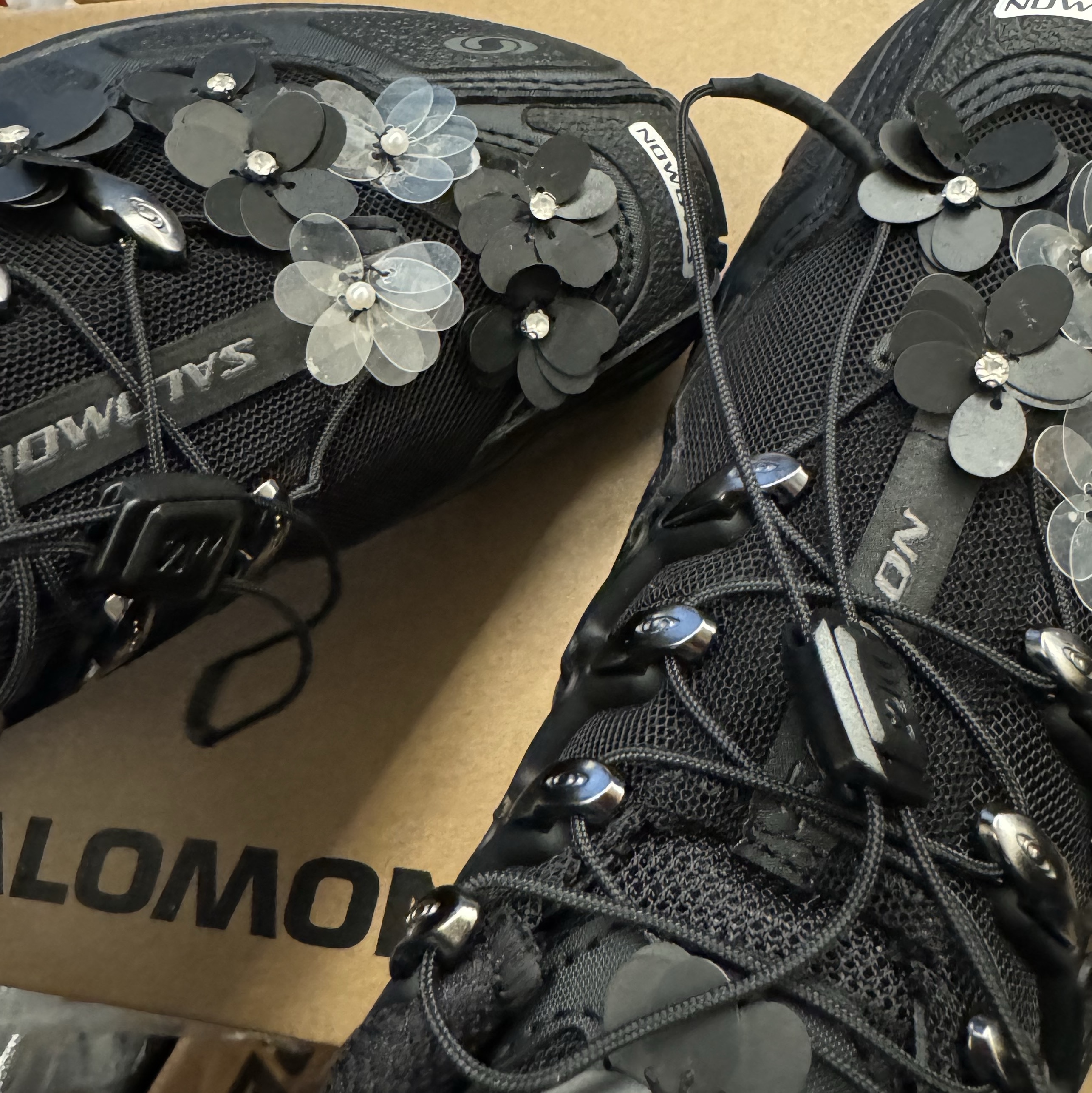 Salomon ACS + Black Silver 착용 스타일 - 2