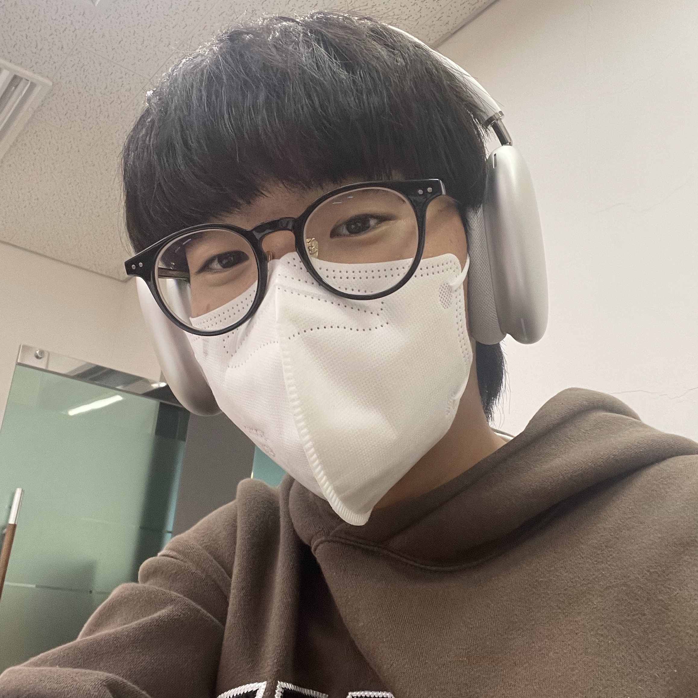 Apple AirPods Max Lightning Silver (Korean Ver.) 착용 스타일 - 1