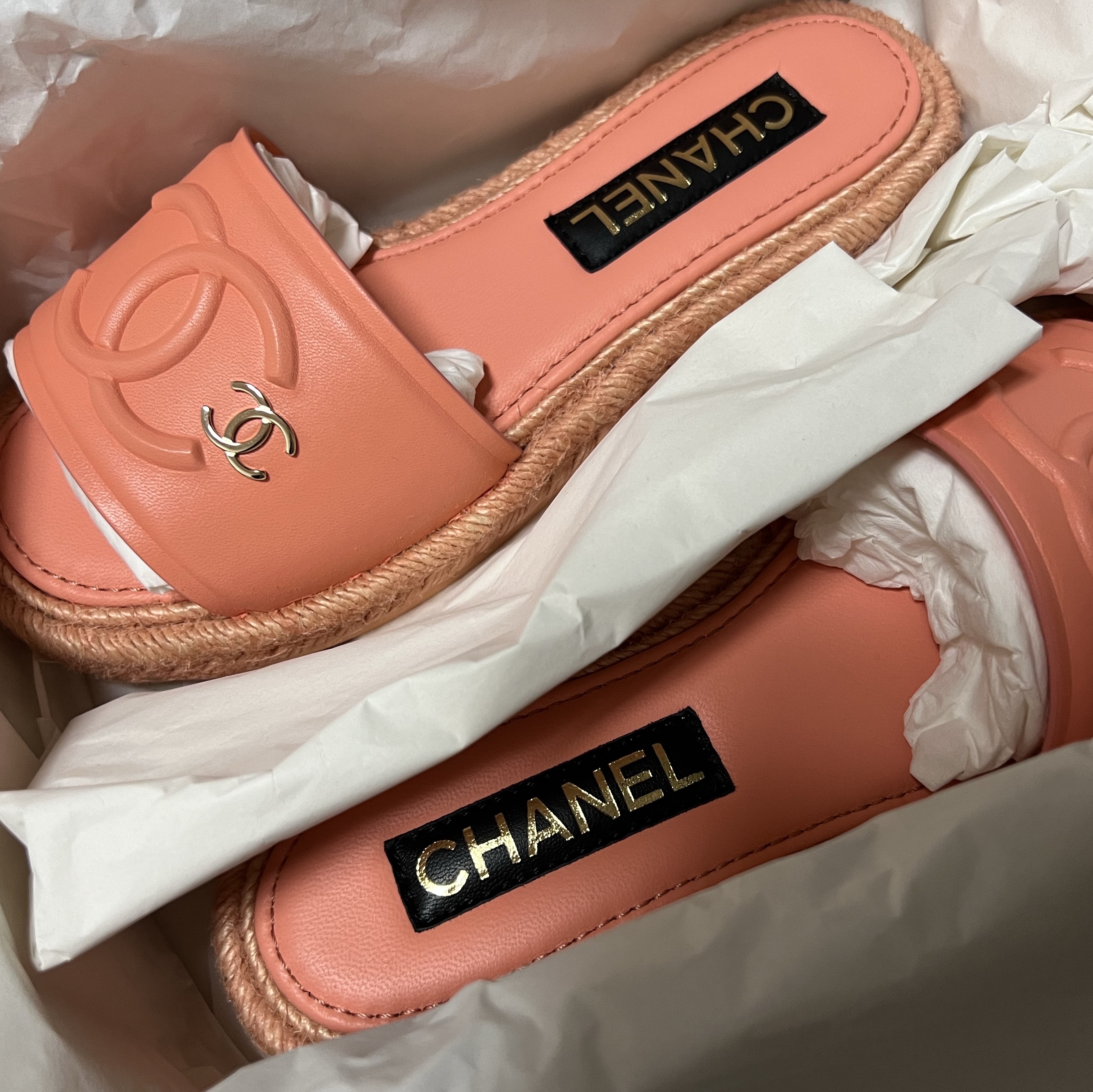 (W) Chanel Mules Lambskin & Gold Light Orange 착용 스타일
