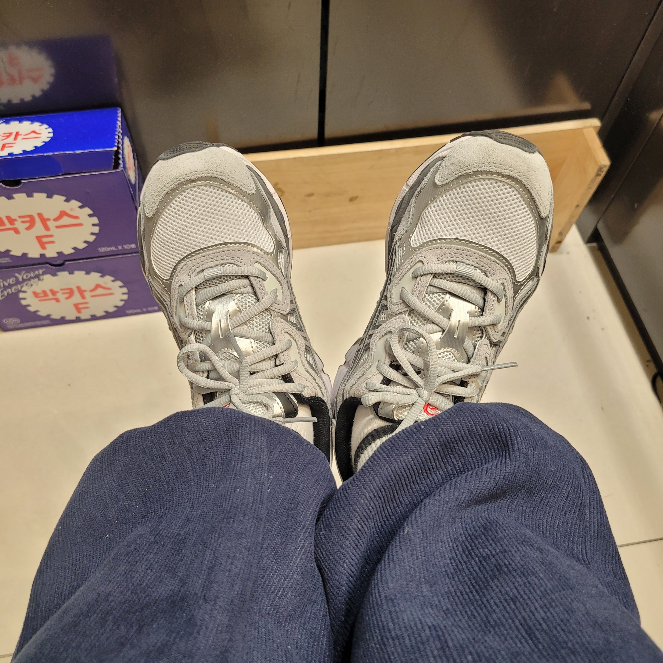 Asics Gel-NYC White Steel Grey 착용 스타일 - 2