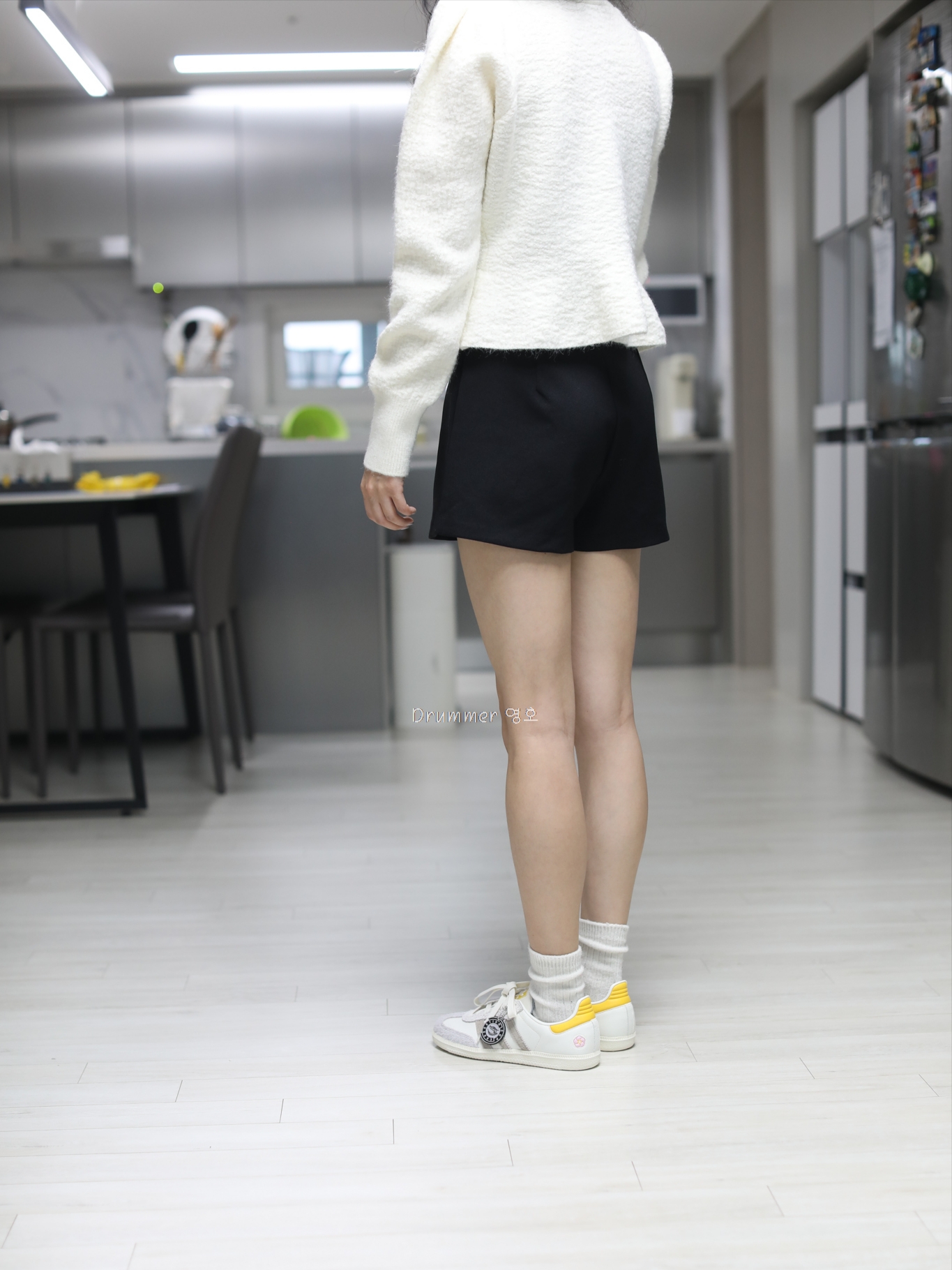 Adidas x Kasina Samba Consortium Cup Off White Trace Khaki 착용 스타일 - 2