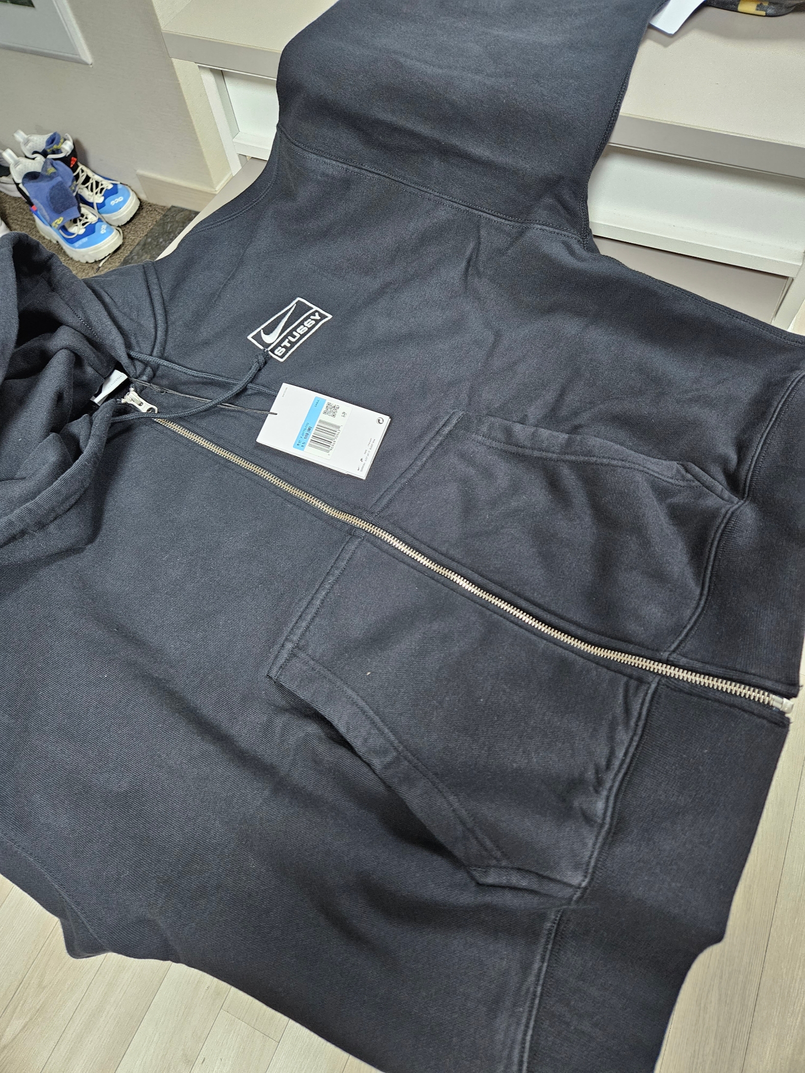 Nike x Stussy Full Zip Washed Fleece Hoodie Black (FJ9175-010) 착용 스타일 - 1