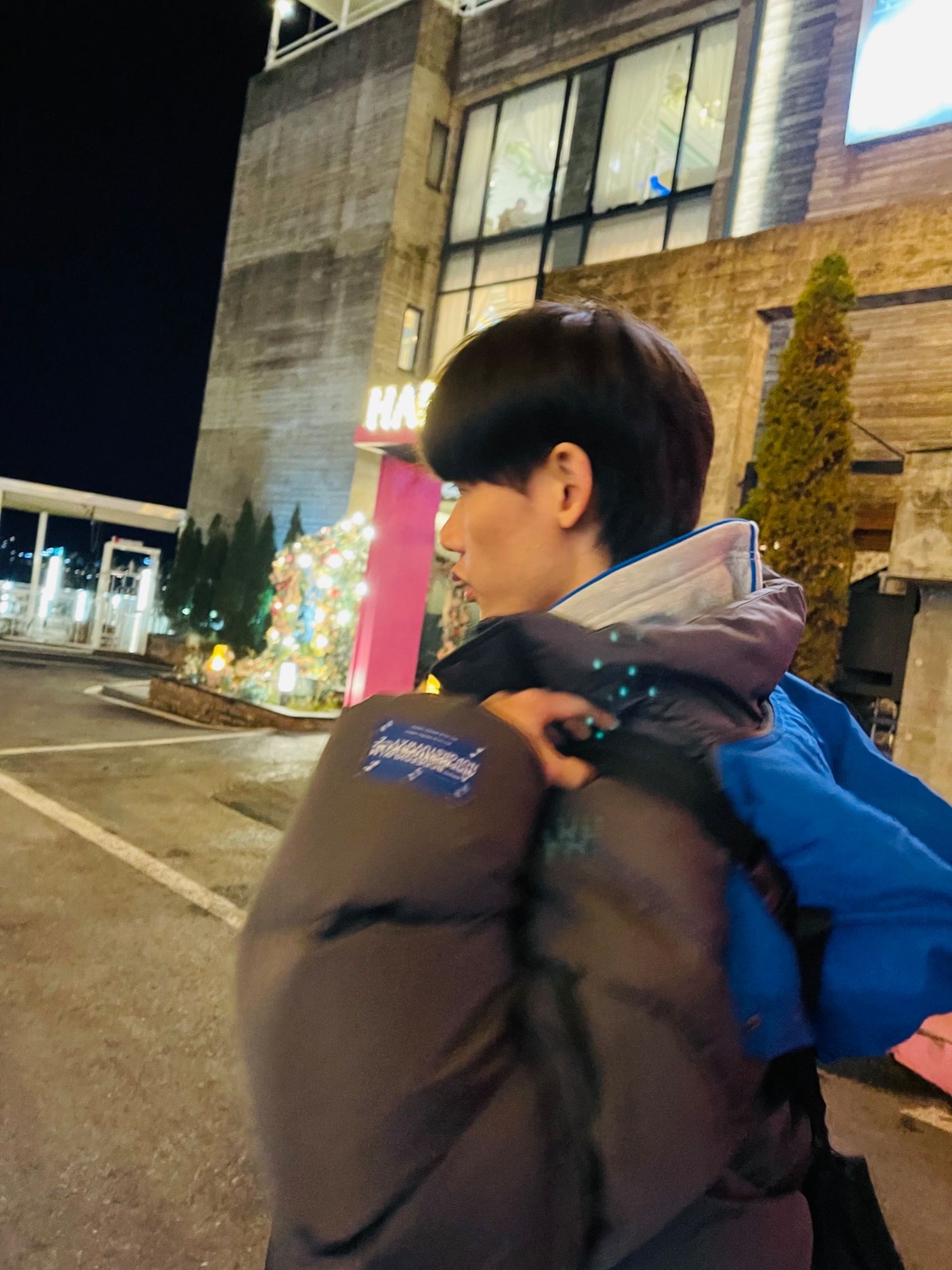Zara x Ader Error Oversize Puffer Jacket Grey, Telfar x Eastpak Medium Shopper Black 착용 스타일 - 3