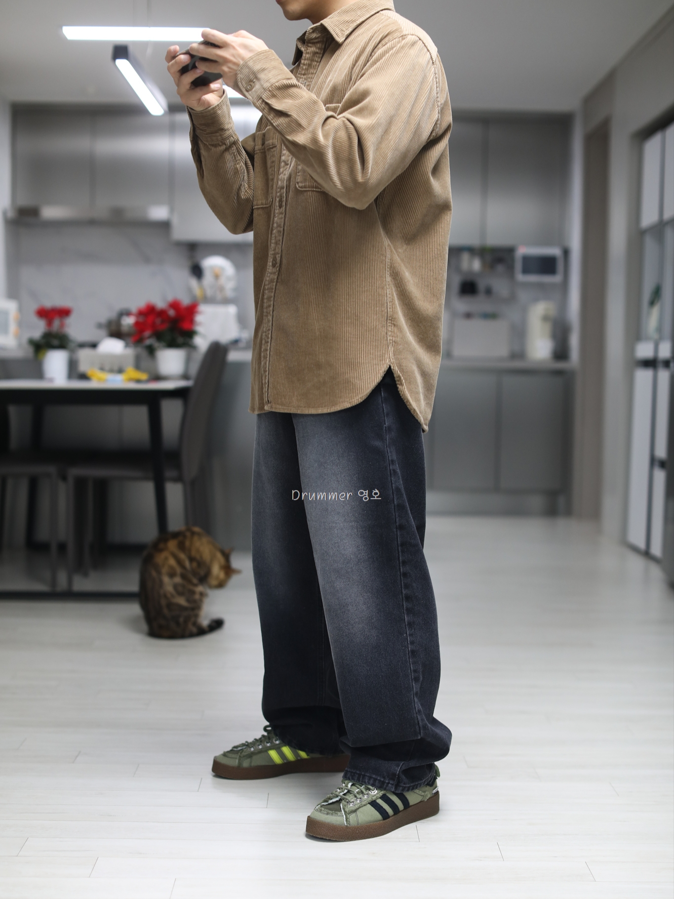 Adidas x Song for the Mute Campus 80s Focus Olive Core Black 착용 스타일