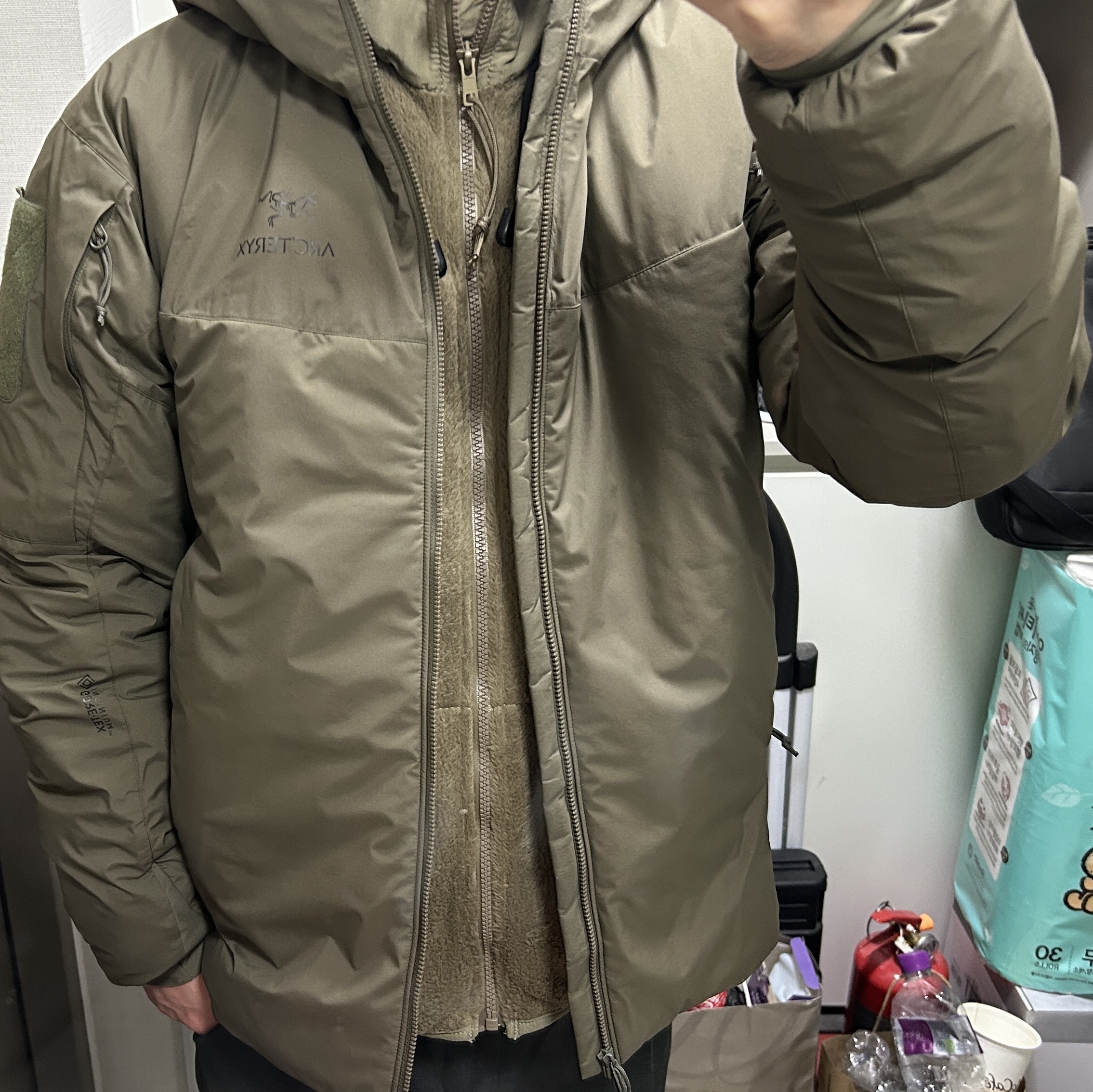 Arc'teryx LEAF Cold WX Hoody LT Gen 2 Ranger Green 착용 스타일