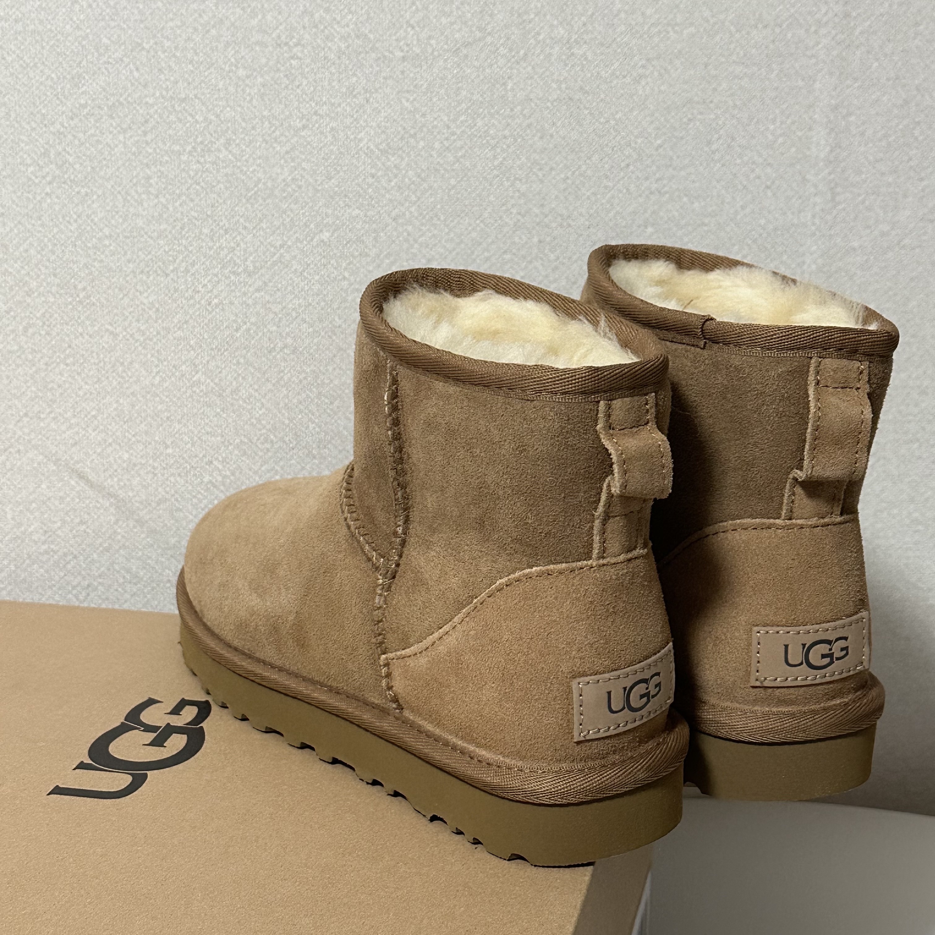 (W) UGG Classic Mini II Boots Chestnut 착용 스타일