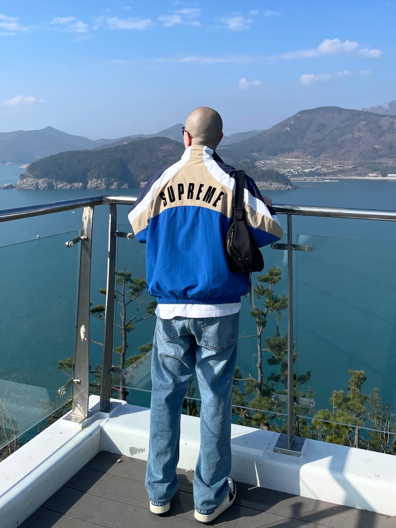 Supreme x Umbro Track Jacket Blue - 23SS, Jordan 1 x Travis Scott x Fragment Retro Low OG SP Military Blue 착용 스타일 - 1