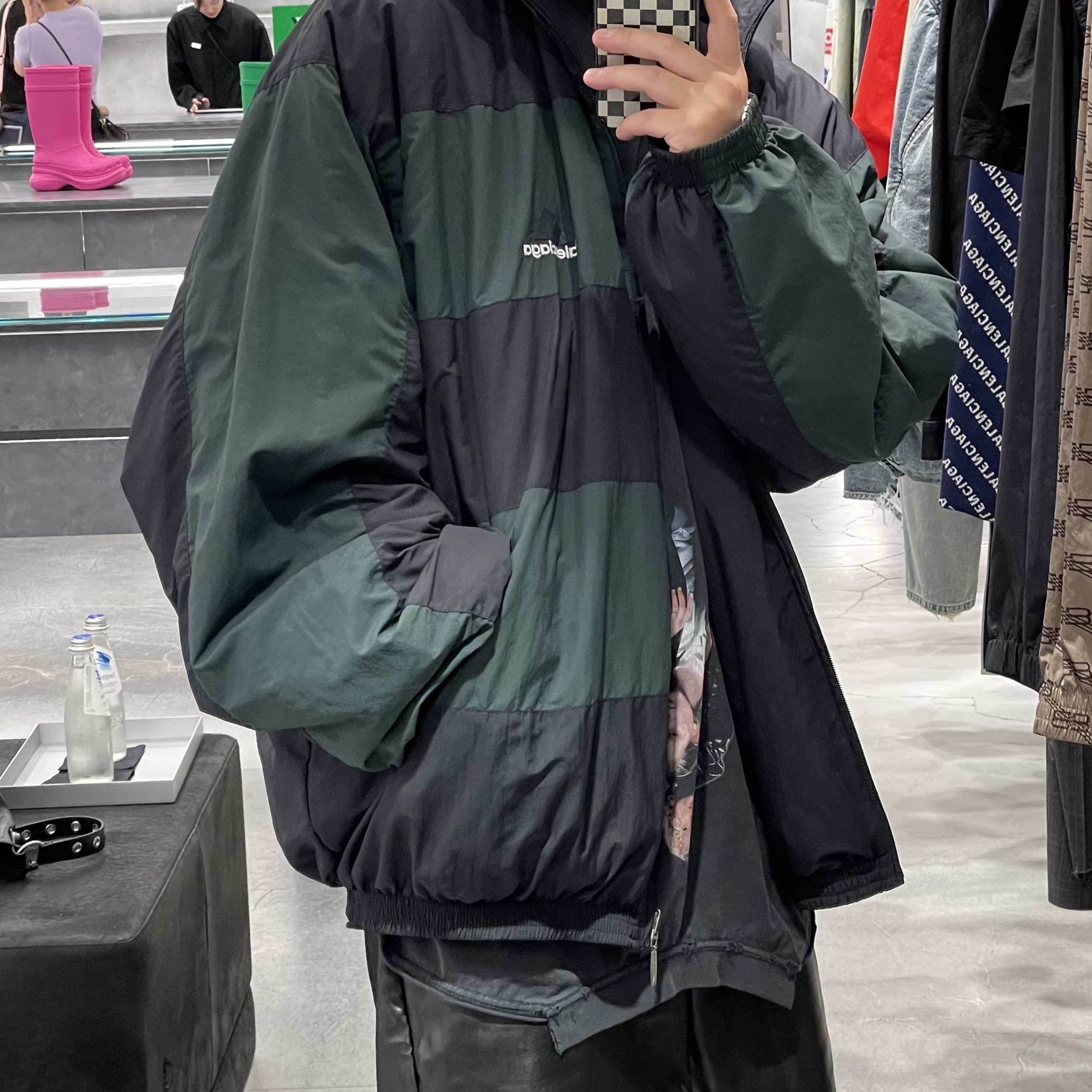 Balenciaga x Adidas Reversible Padded Jacket Green 착용 스타일