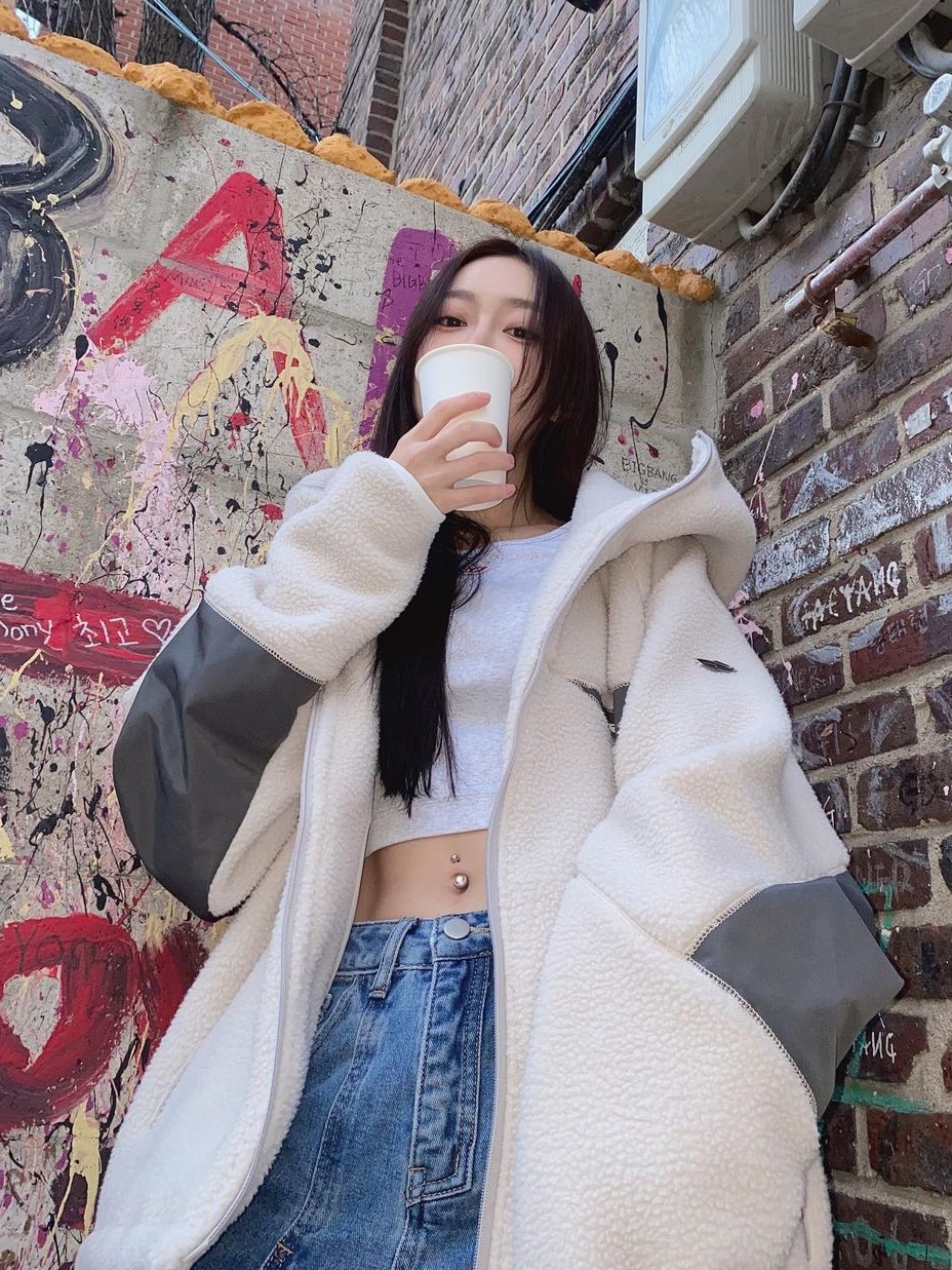 Opening Project Traveller Hooded Fleece Jacket Ecru 착용 스타일 - 1