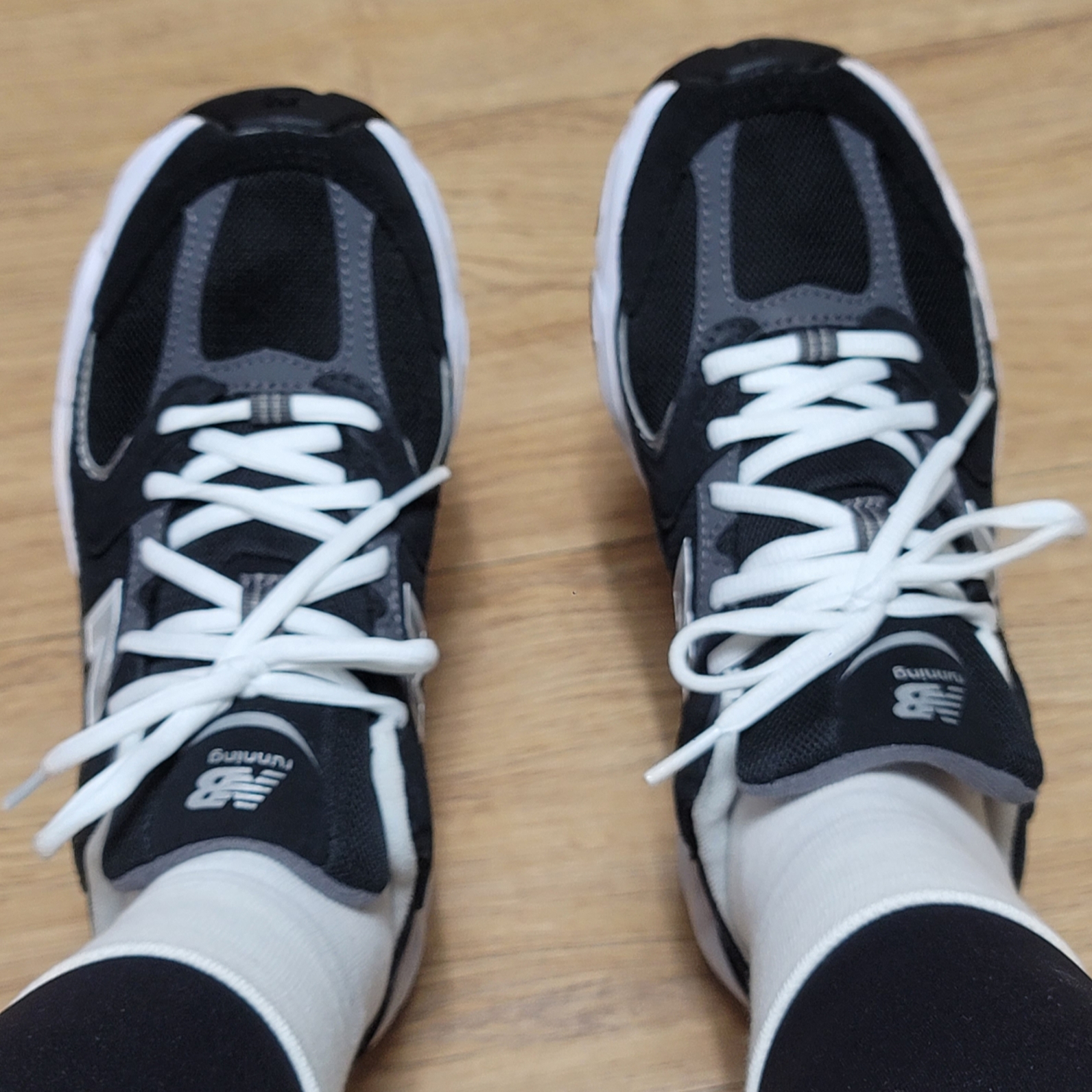 New Balance 530 Classic Black 착용 스타일