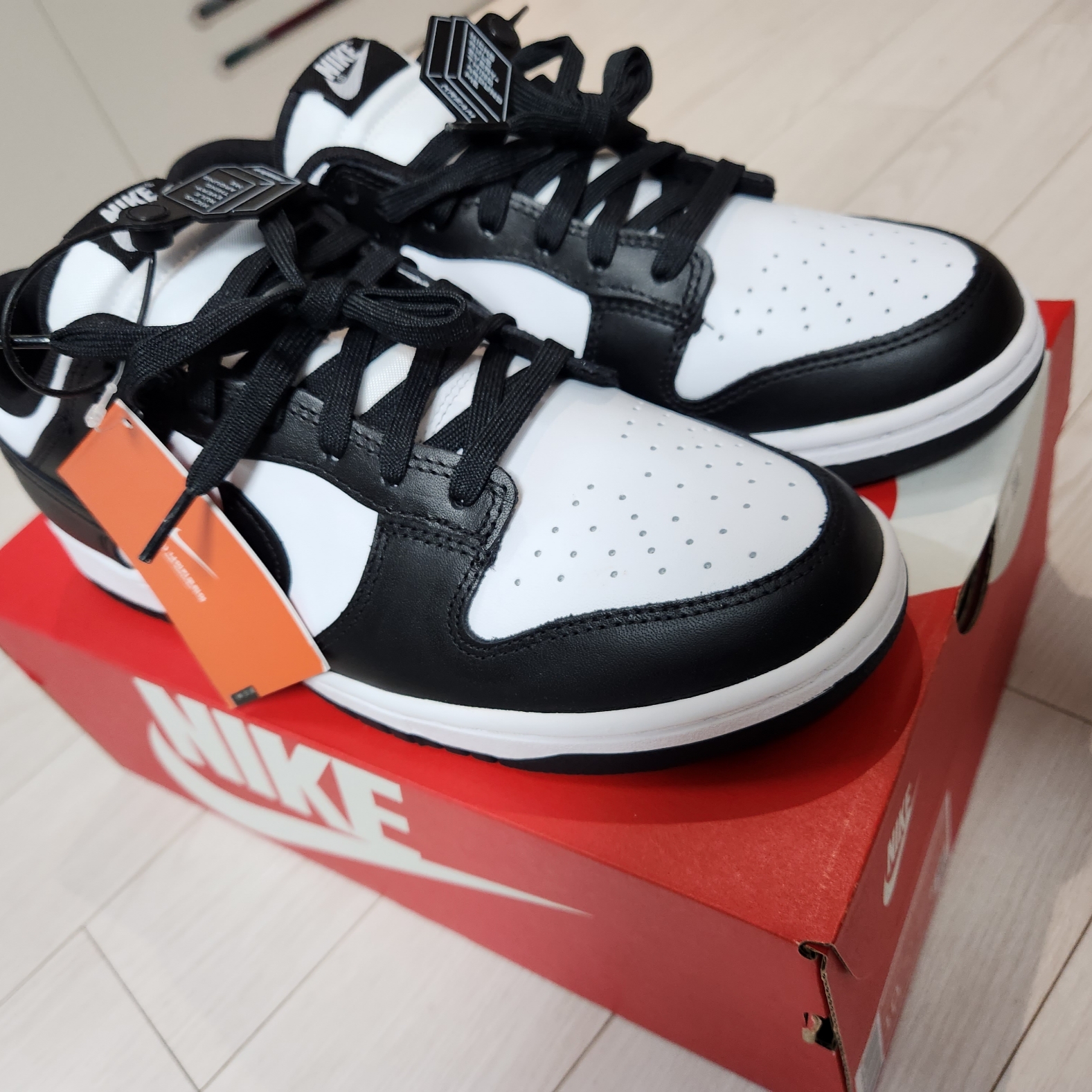 Nike Dunk Low Retro Black 착용 스타일 - 1