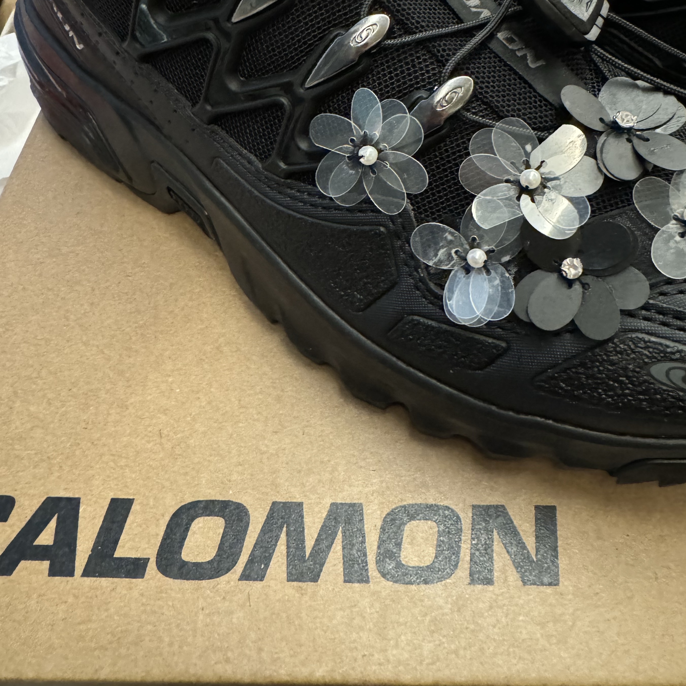 Salomon ACS + Black Silver 착용 스타일 - 3