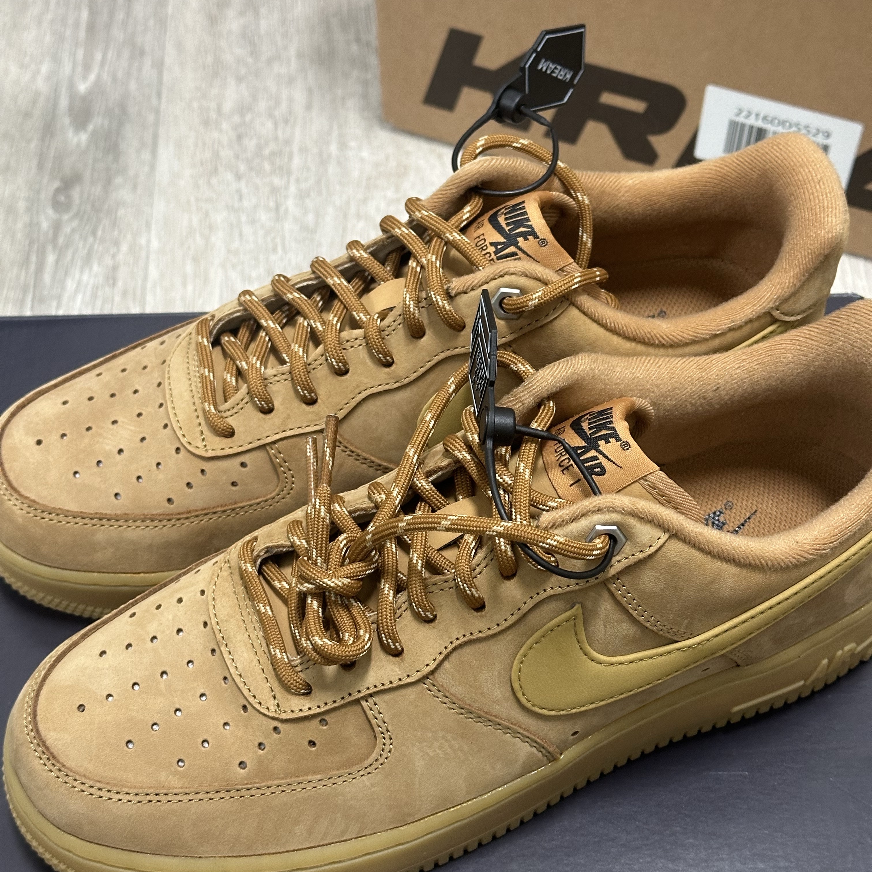 Nike Air Force 1 '07 WB Flax 착용 스타일 - 1