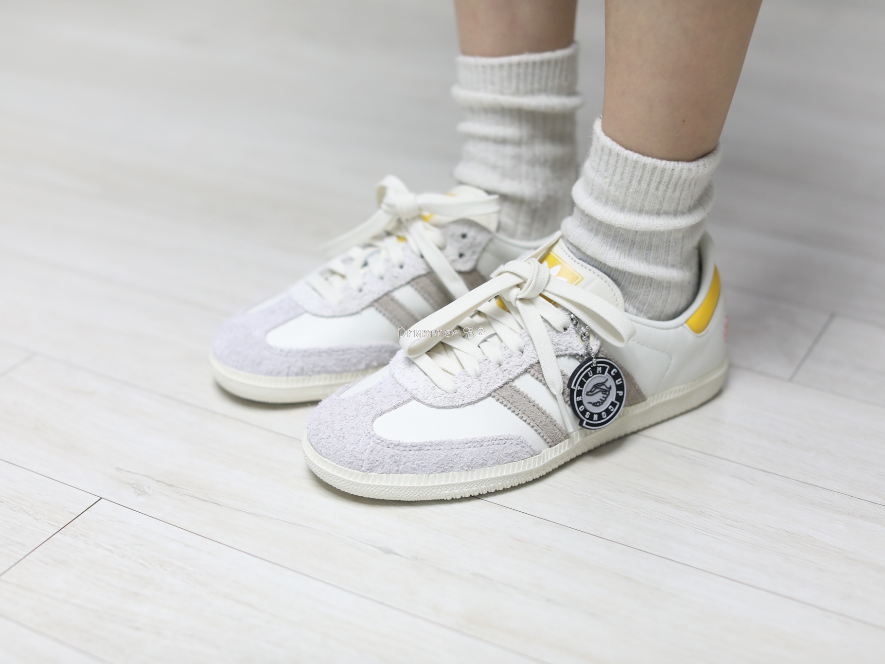 Adidas x Kasina Samba Consortium Cup Off White Trace Khaki 착용 스타일