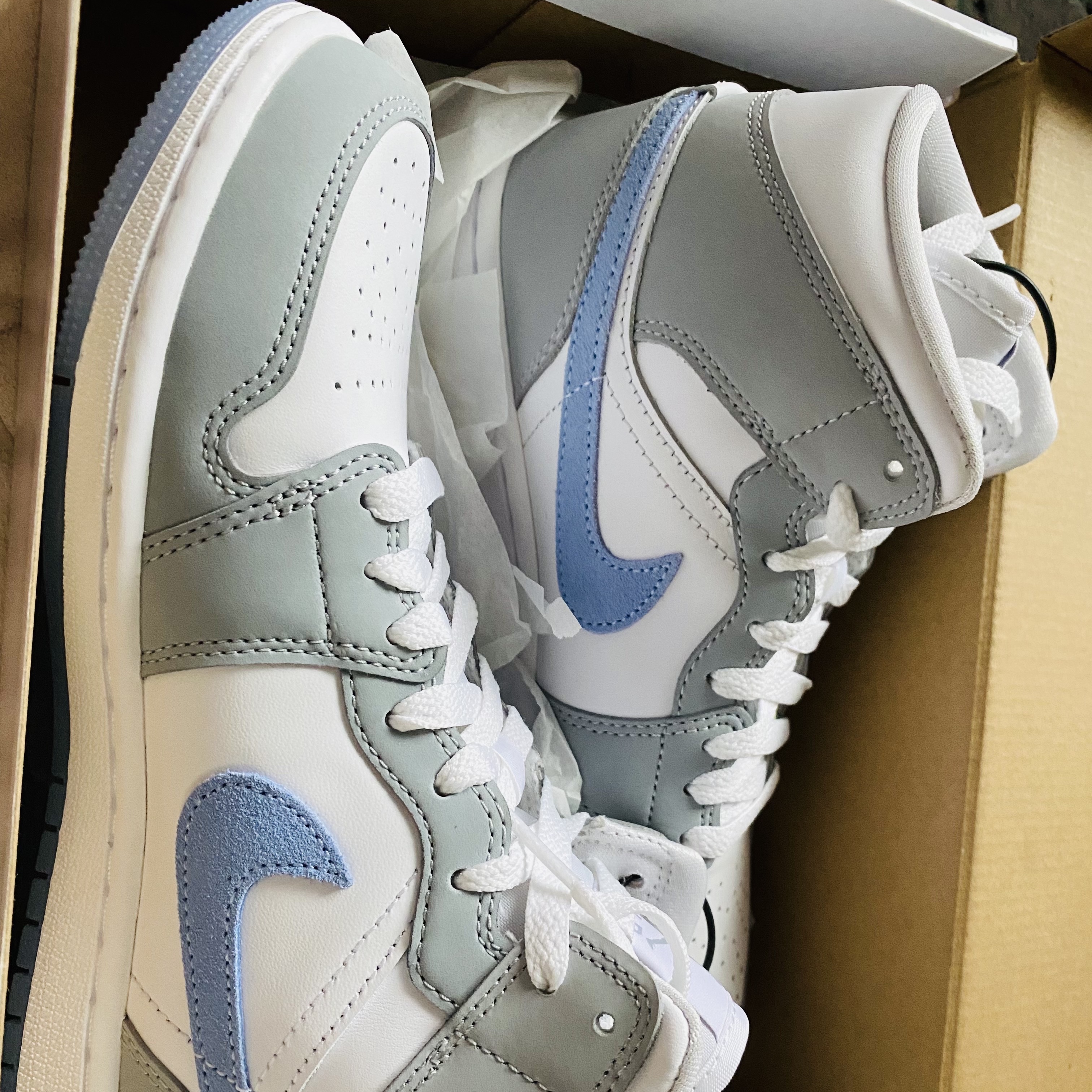 (W) Jordan 1 Mid Wolf Grey 착용 스타일