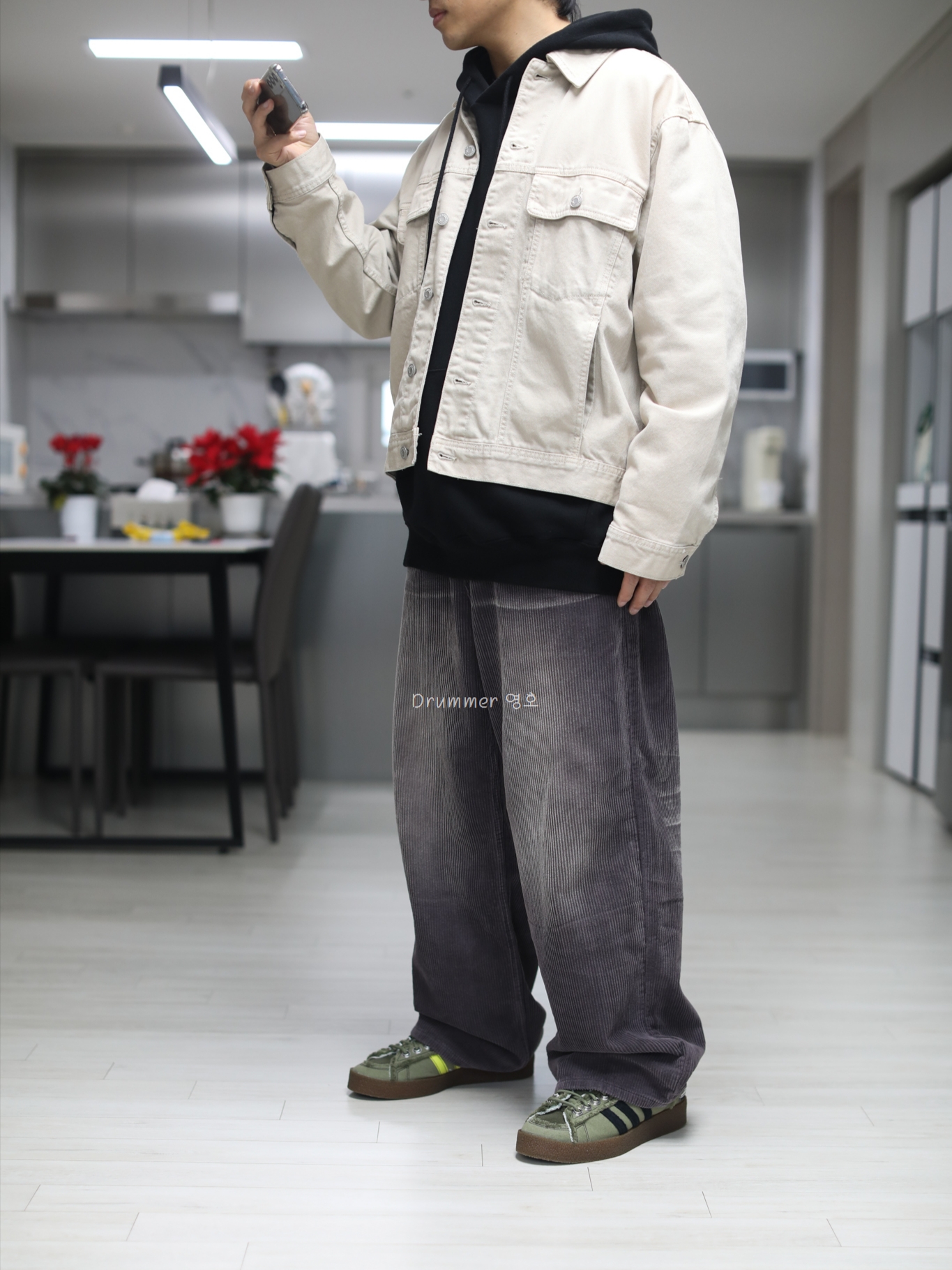 Adidas x Song for the Mute Campus 80s Focus Olive Core Black 착용 스타일