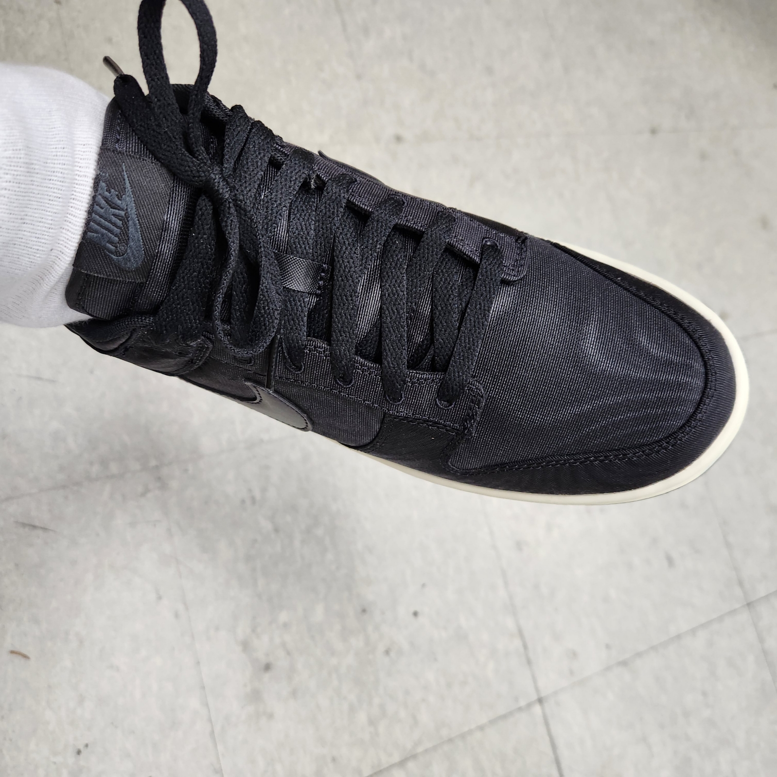 Nike Dunk Low Retro Premium Black 착용 스타일 - 1