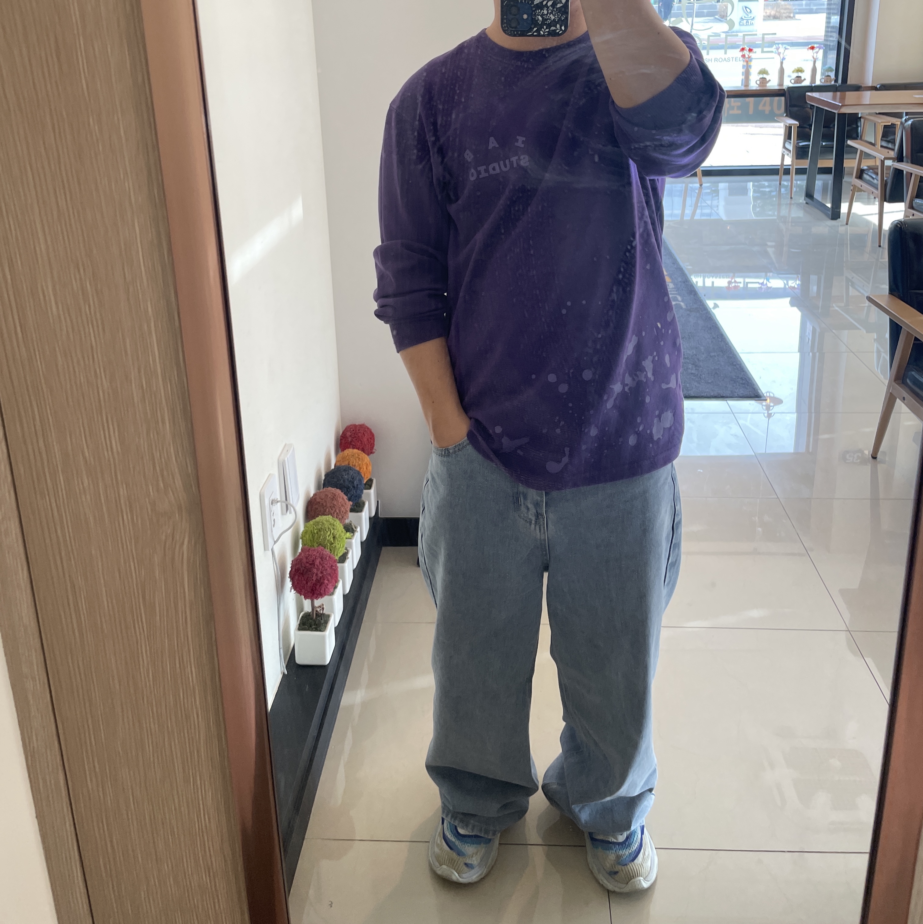 IAB Studio Long Sleeve T-Shirt Purple Splashed, Hoka Clifton Edge Dazzling Blue 착용 스타일