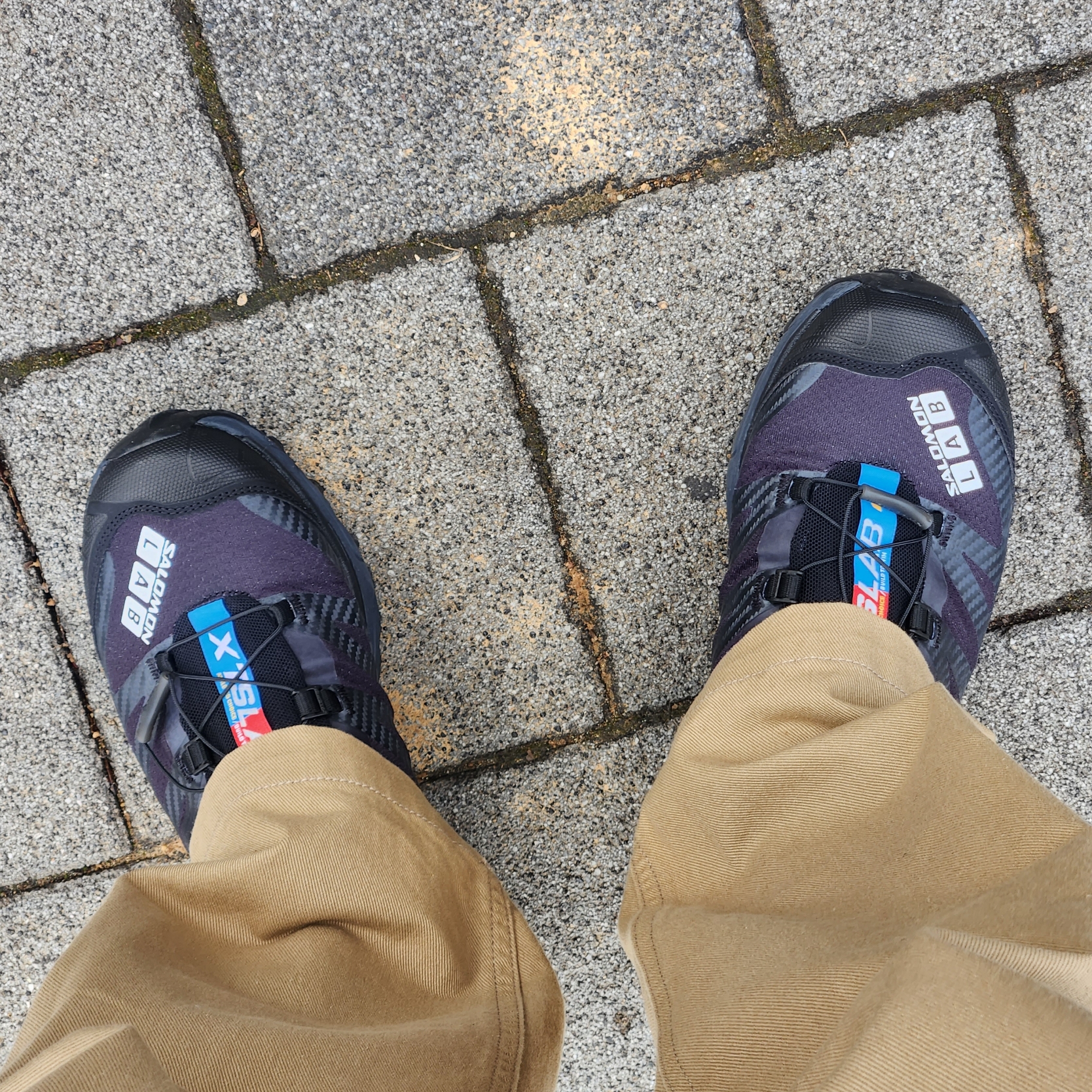 Salomon XT-4 Black Silver Metallic 착용 스타일