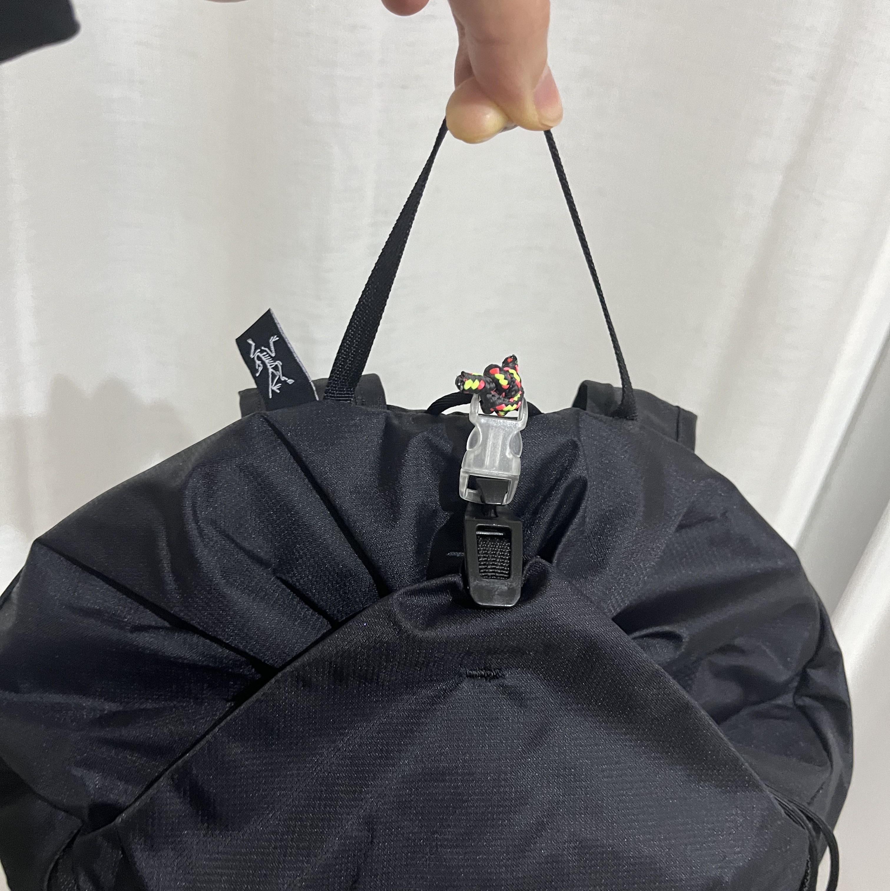 Arc'teryx Heliad 10 Backpack Black 착용 스타일 - 2
