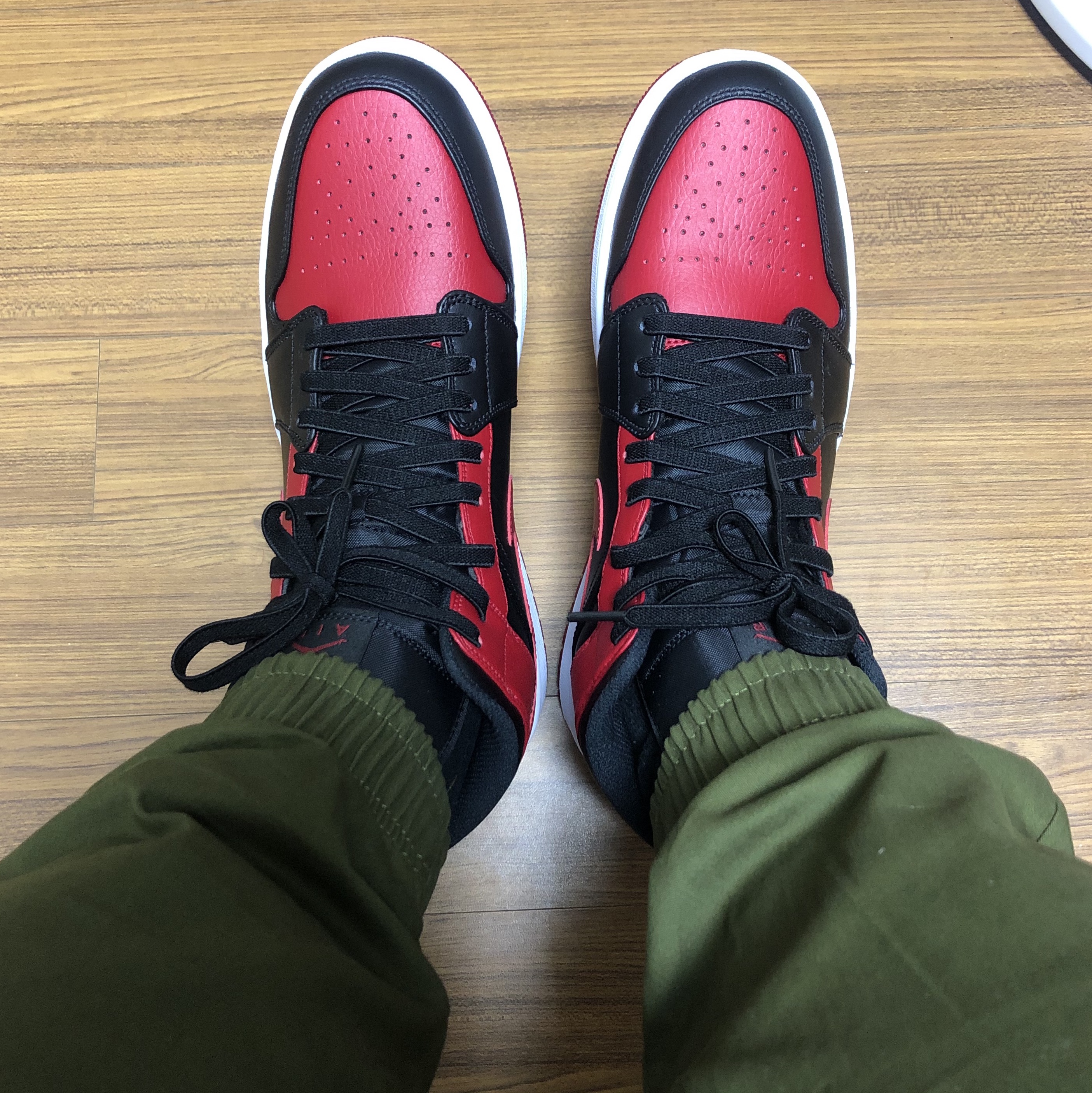 Jordan 1 Mid Bred Banned 2020 착용 스타일
