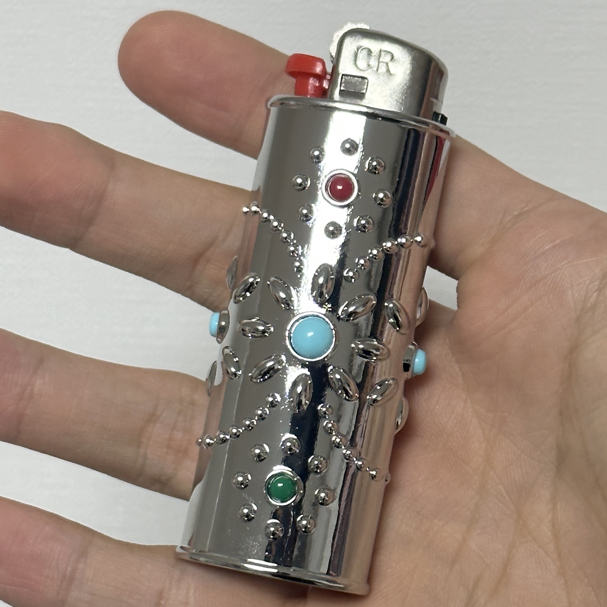 Stussy Metal Bejeweled Lighter Case Silver 착용 스타일
