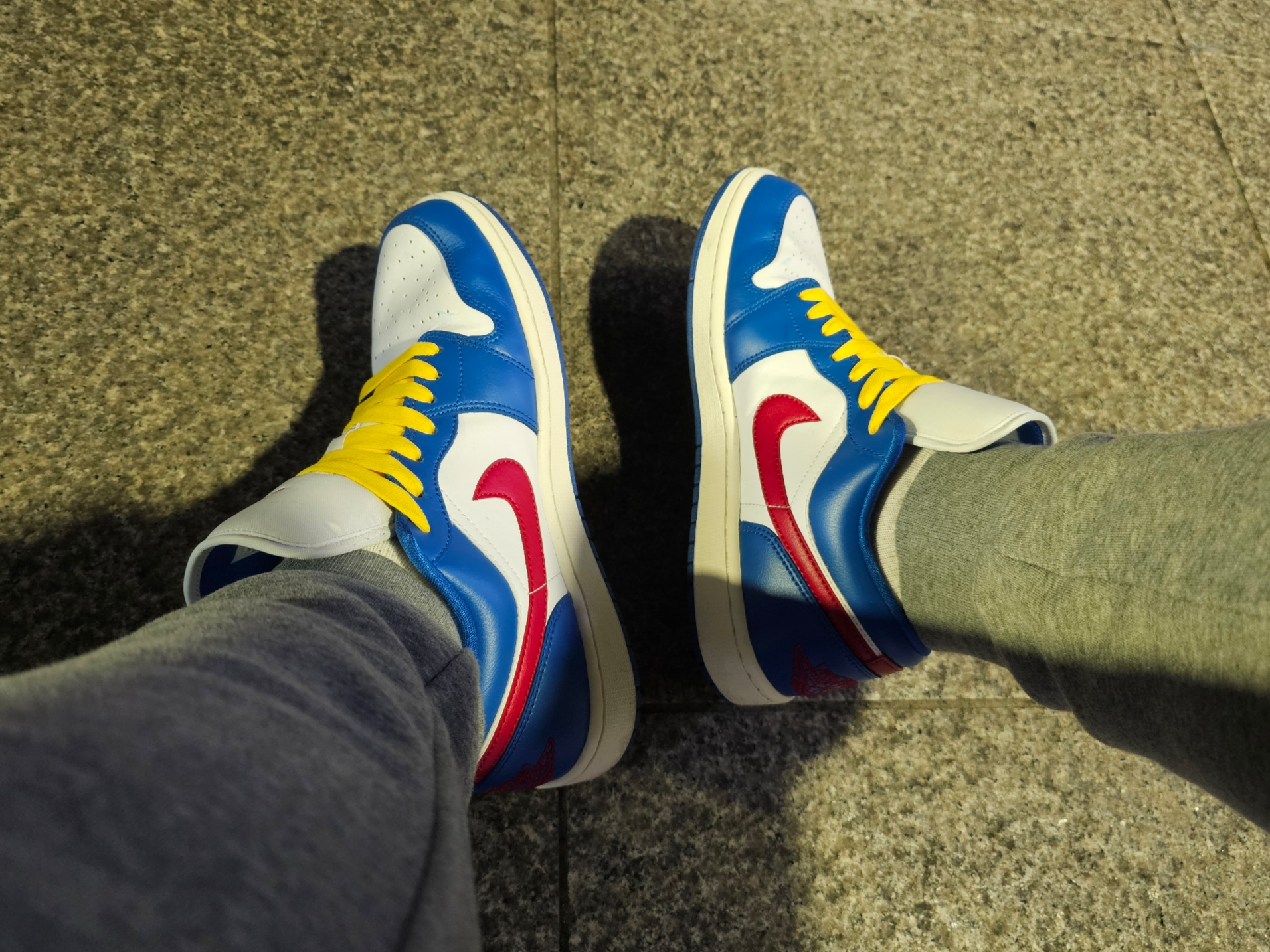 (W) Jordan 1 Low Sport Blue Gym Red 착용 스타일 - 2
