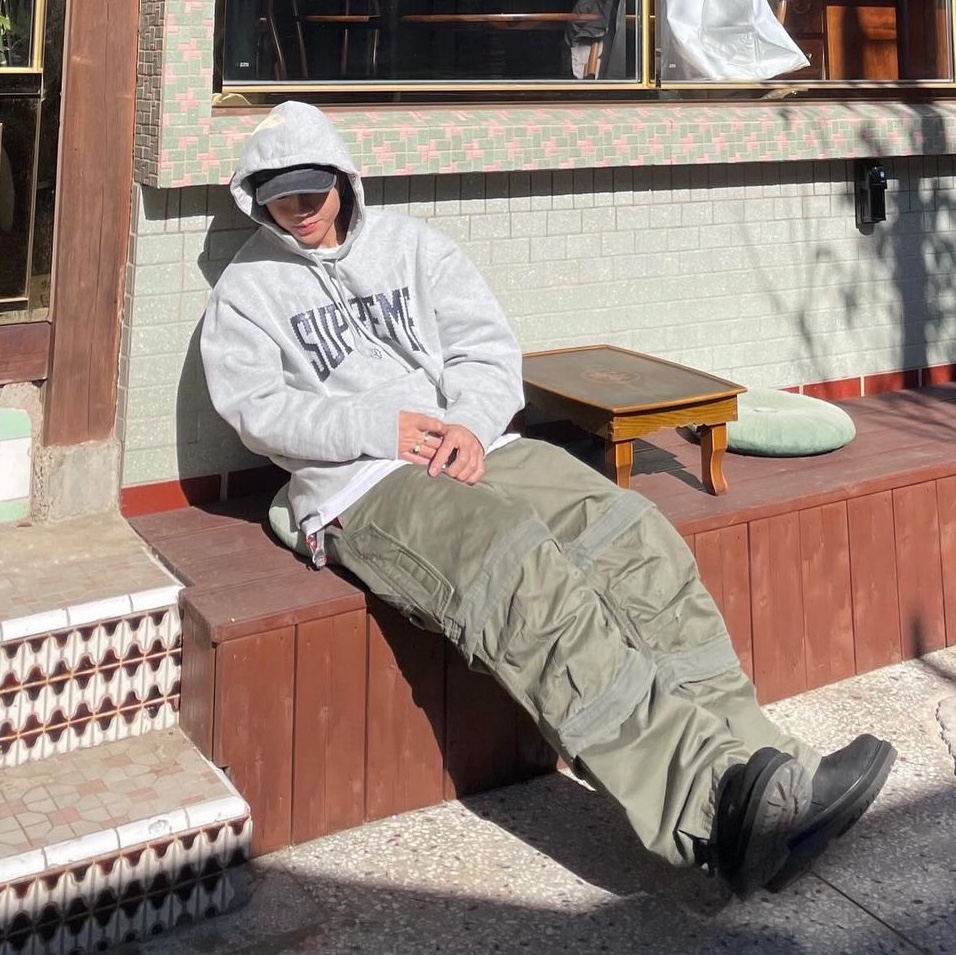 Supreme Rhinestone Shadow Hooded Sweatshirt Heather Grey - 22FW, Farfromwhat Far Layered Work Pants Olive 착용 스타일