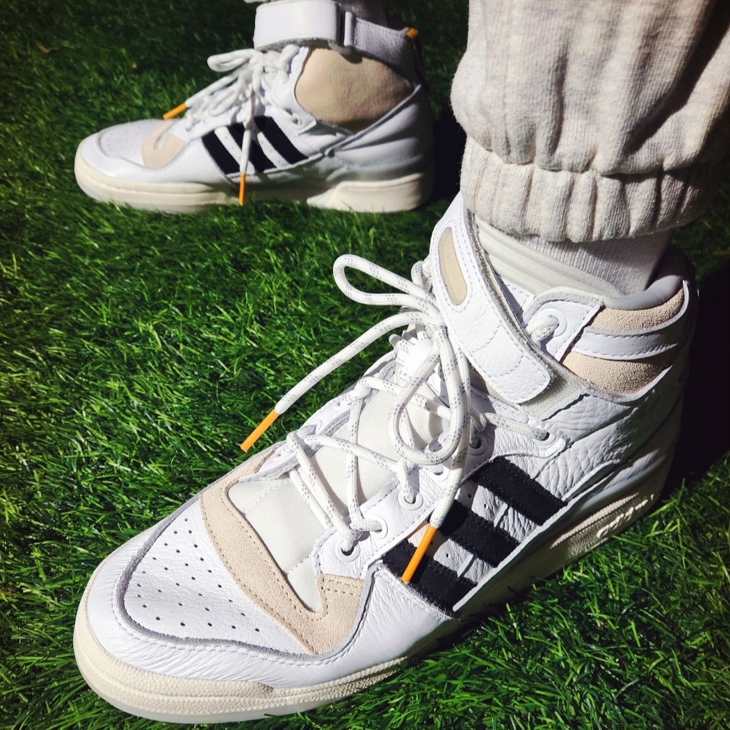 Adidas x Beyonce Ivy Park Forum Mid White Mesa 착용 스타일 - 5