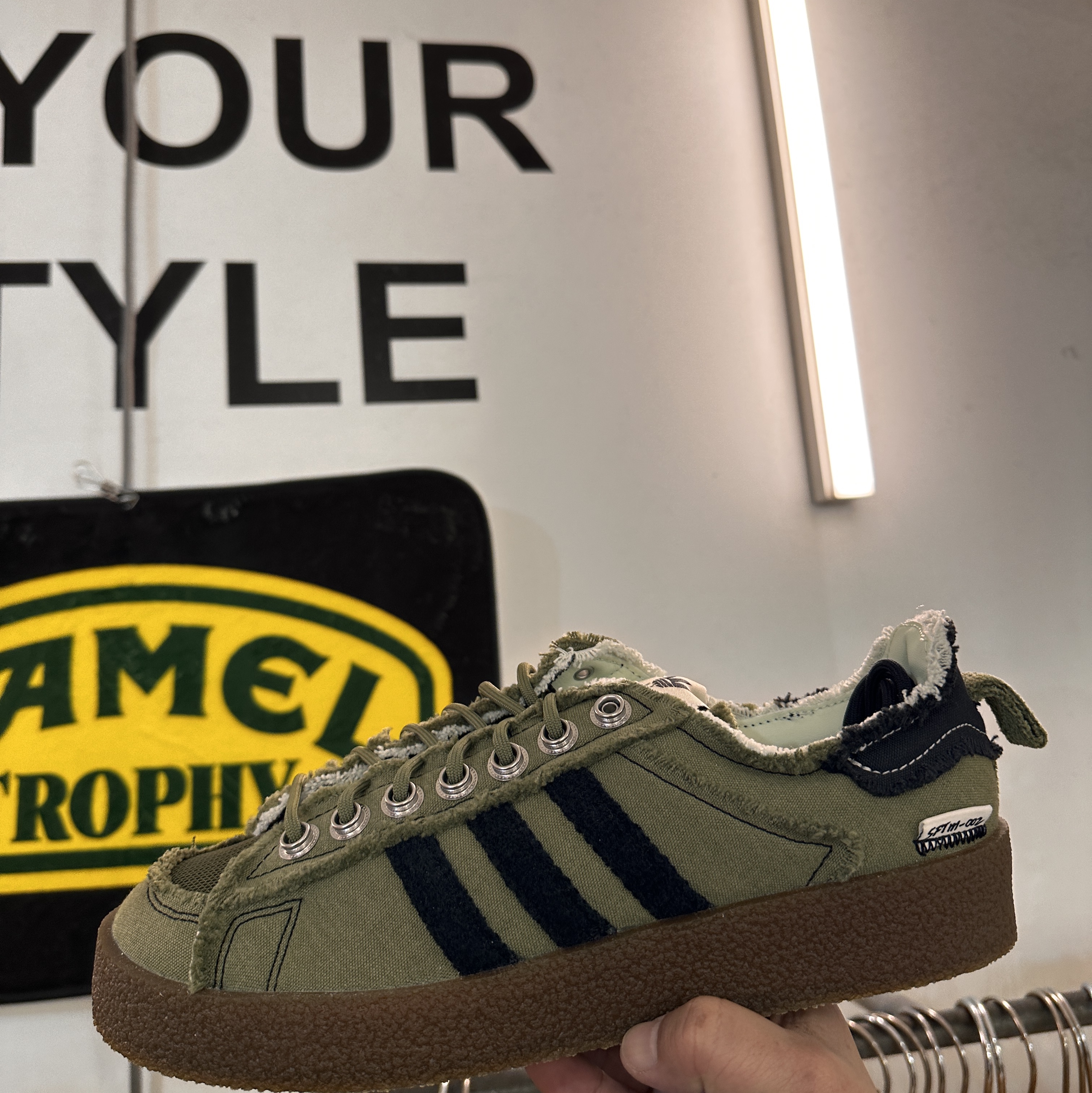 Adidas x Song for the Mute Campus 80s Focus Olive Core Black 착용 스타일 - 3