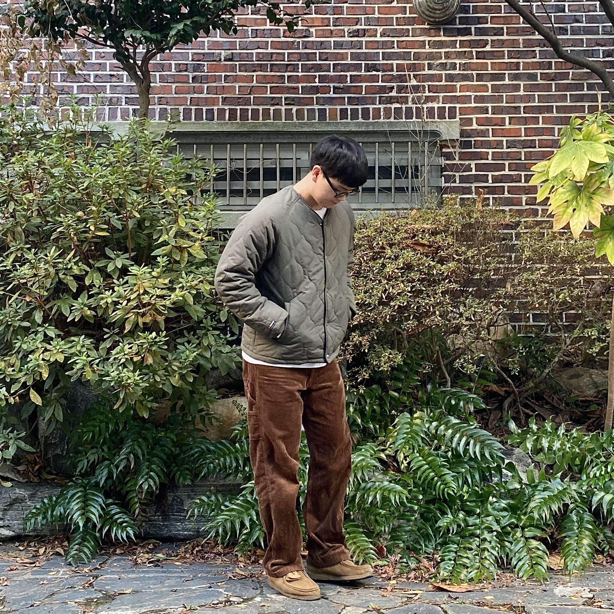 Clarks Wallabee Cola 착용 스타일 - 2