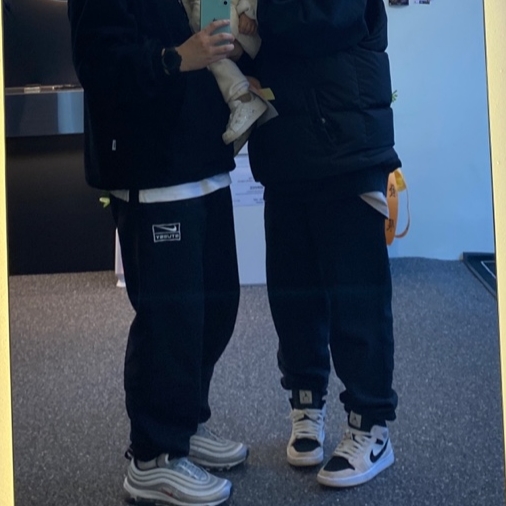 Nike x Stussy NRG RA Washed Fleece Pants Black (DN4030-010), Nike x Stussy NRG Washed Fleece Pants Black (DO5296-010) 착용 스타일 - 3