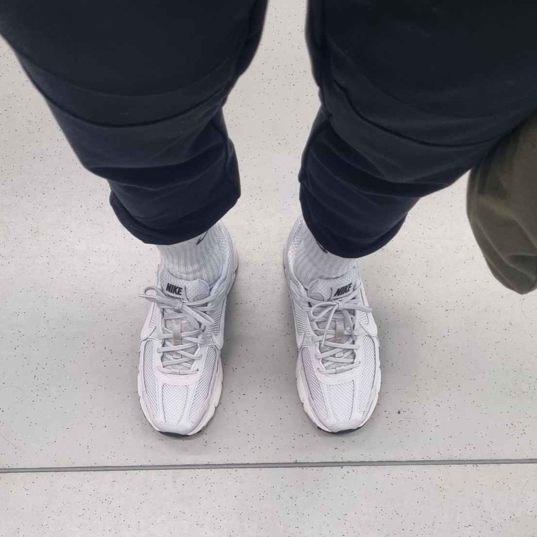 Nike Zoom Vomero 5 SP Vast Grey 2023 착용 스타일